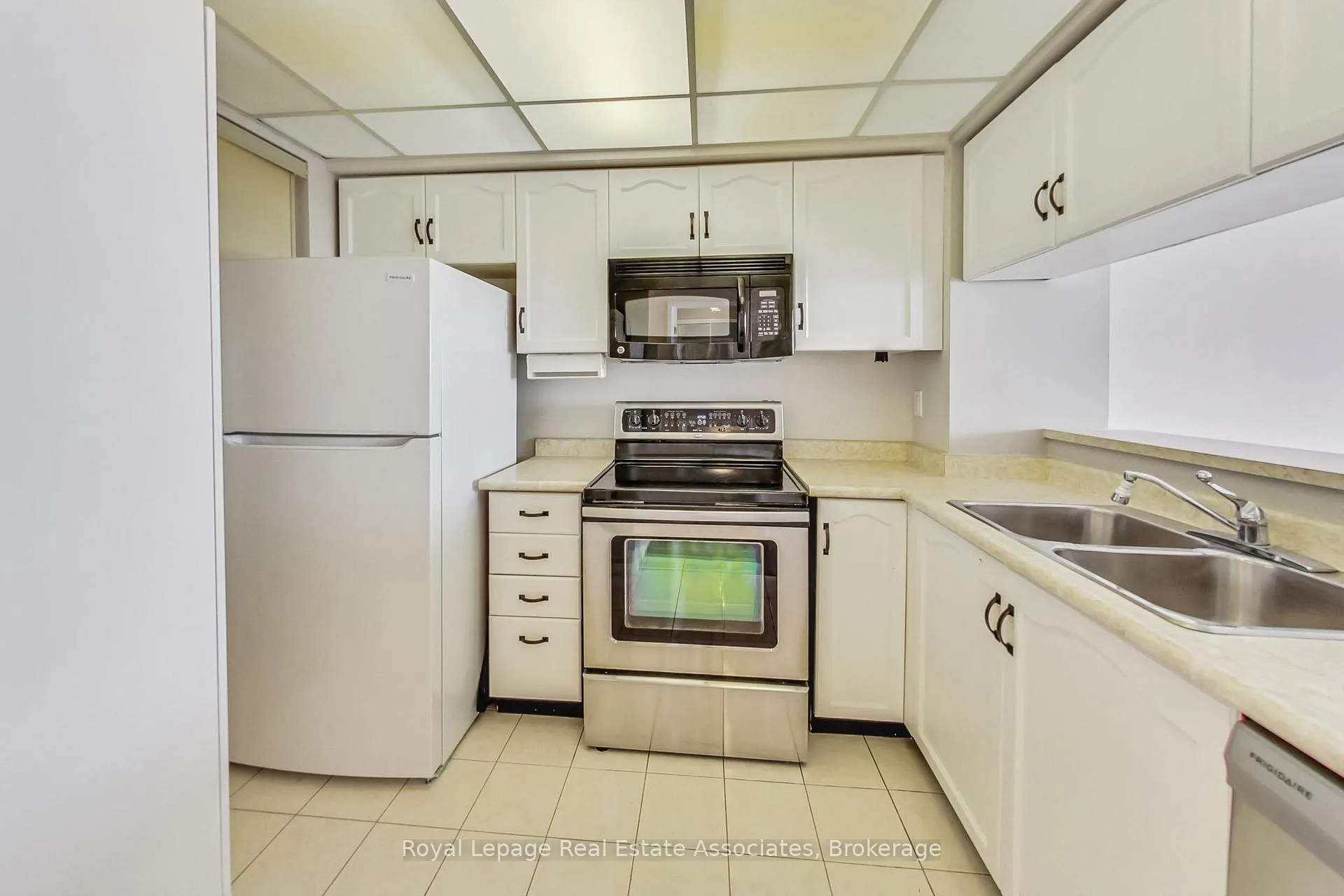 Photo 18 of Unit 501, 495 Highway 8, Hamilton, Stoney Creek — HOMEH