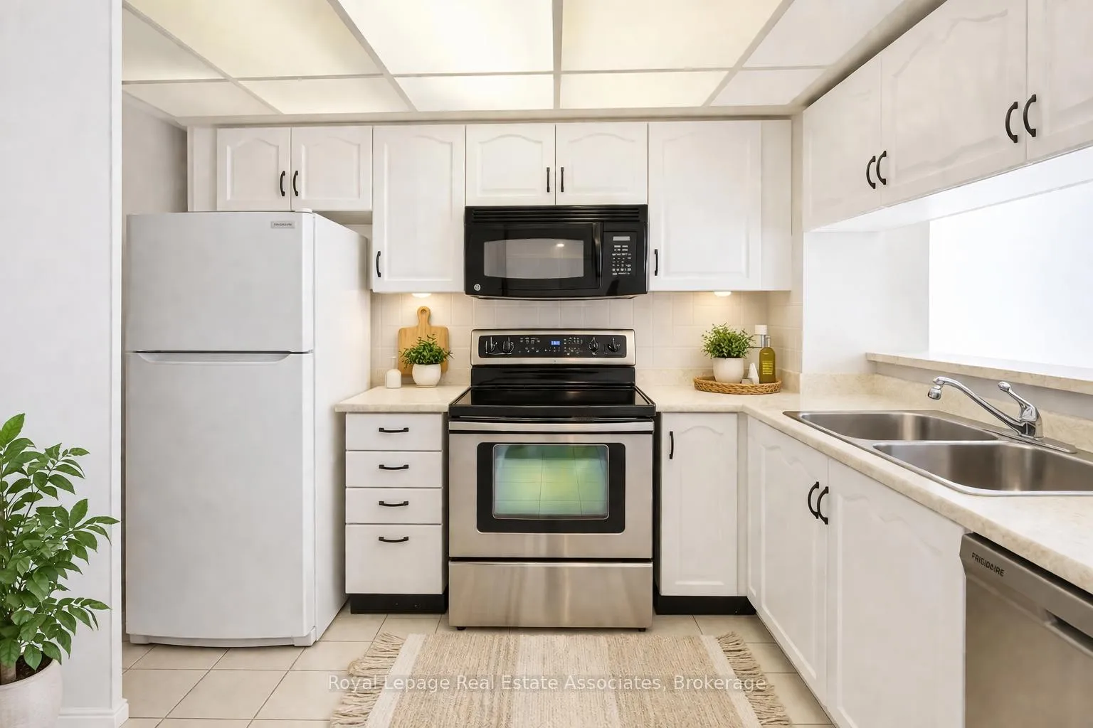 Photo 20 of Unit 501, 495 Highway 8, Hamilton, Stoney Creek — HOMEH