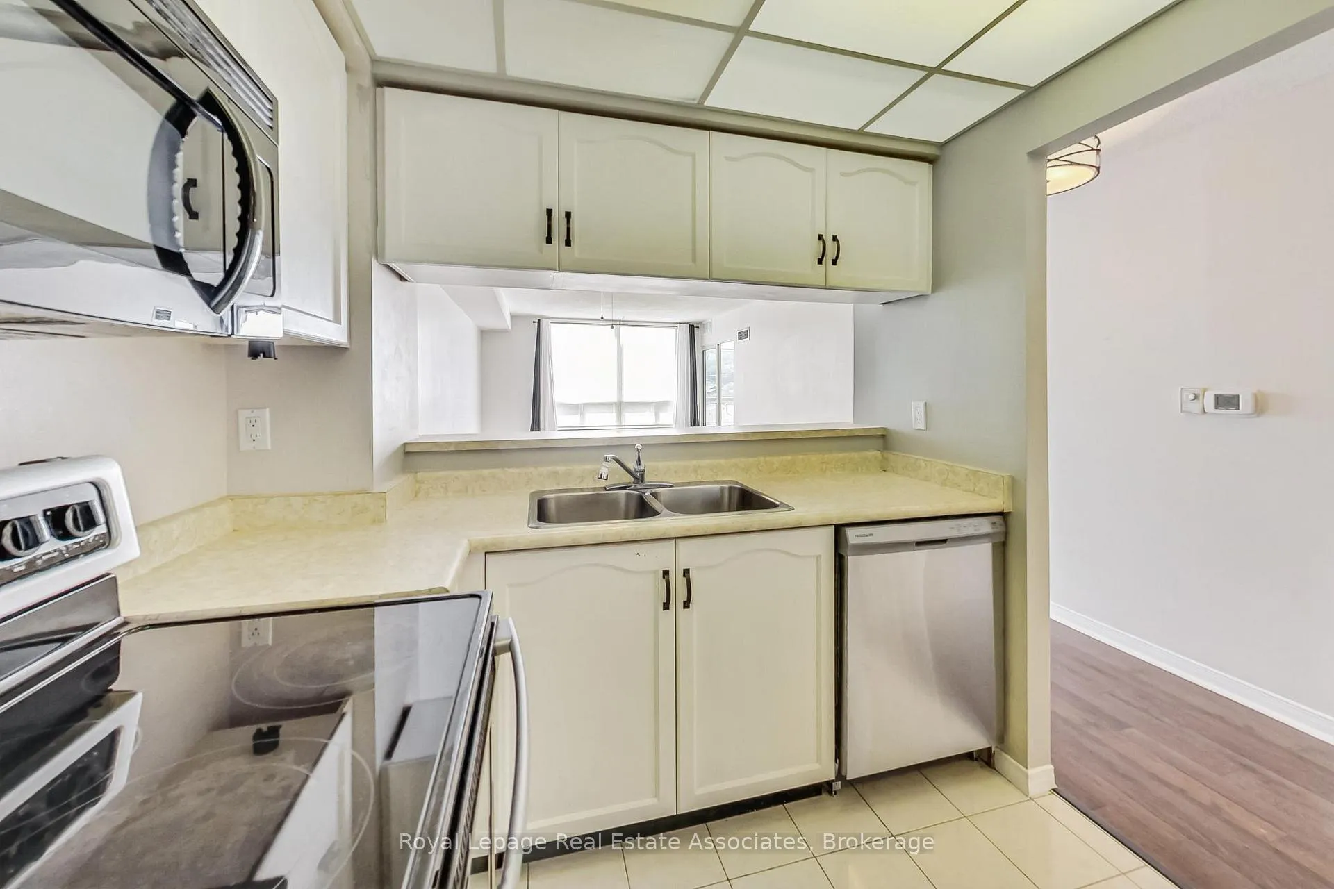 Photo 21 of Unit 501, 495 Highway 8, Hamilton, Stoney Creek — HOMEH