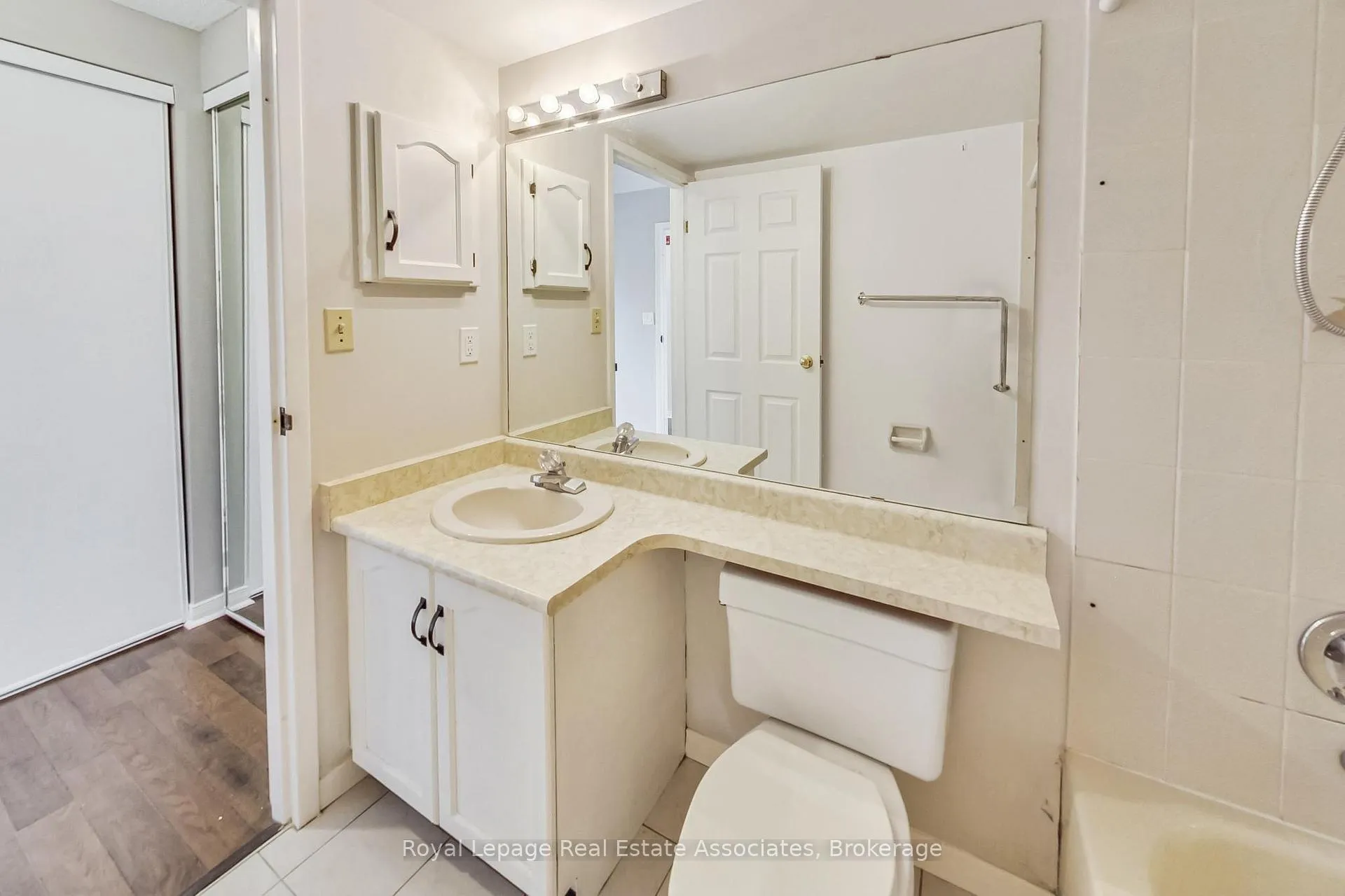 Photo 29 of Unit 501, 495 Highway 8, Hamilton, Stoney Creek — HOMEH