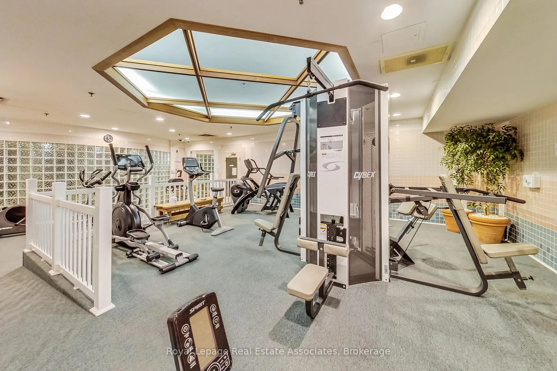 Photo 37 of Unit 501, 495 Highway 8, Hamilton, Stoney Creek — HOMEH