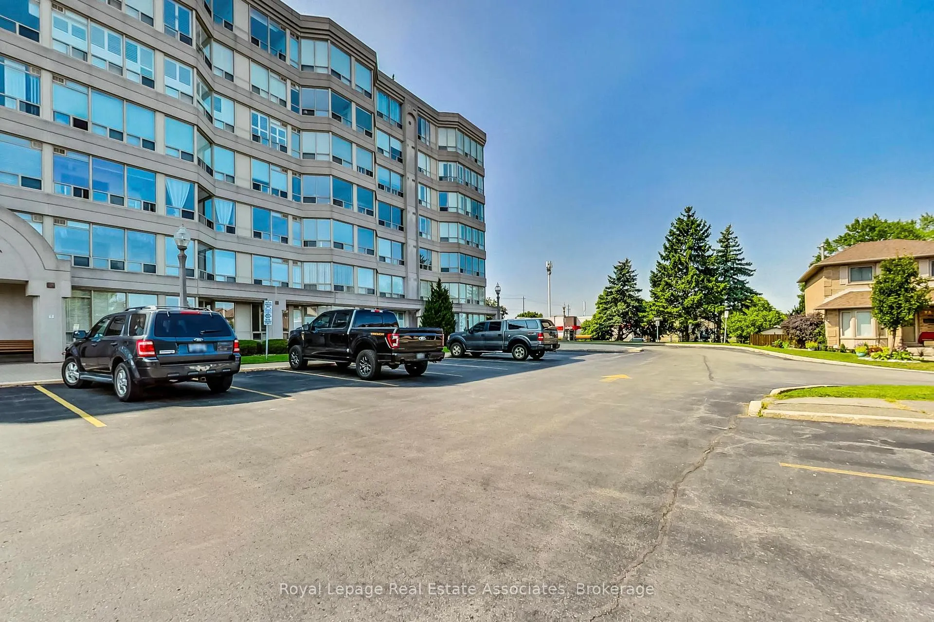 Photo 42 of Unit 501, 495 Highway 8, Hamilton, Stoney Creek — HOMEH