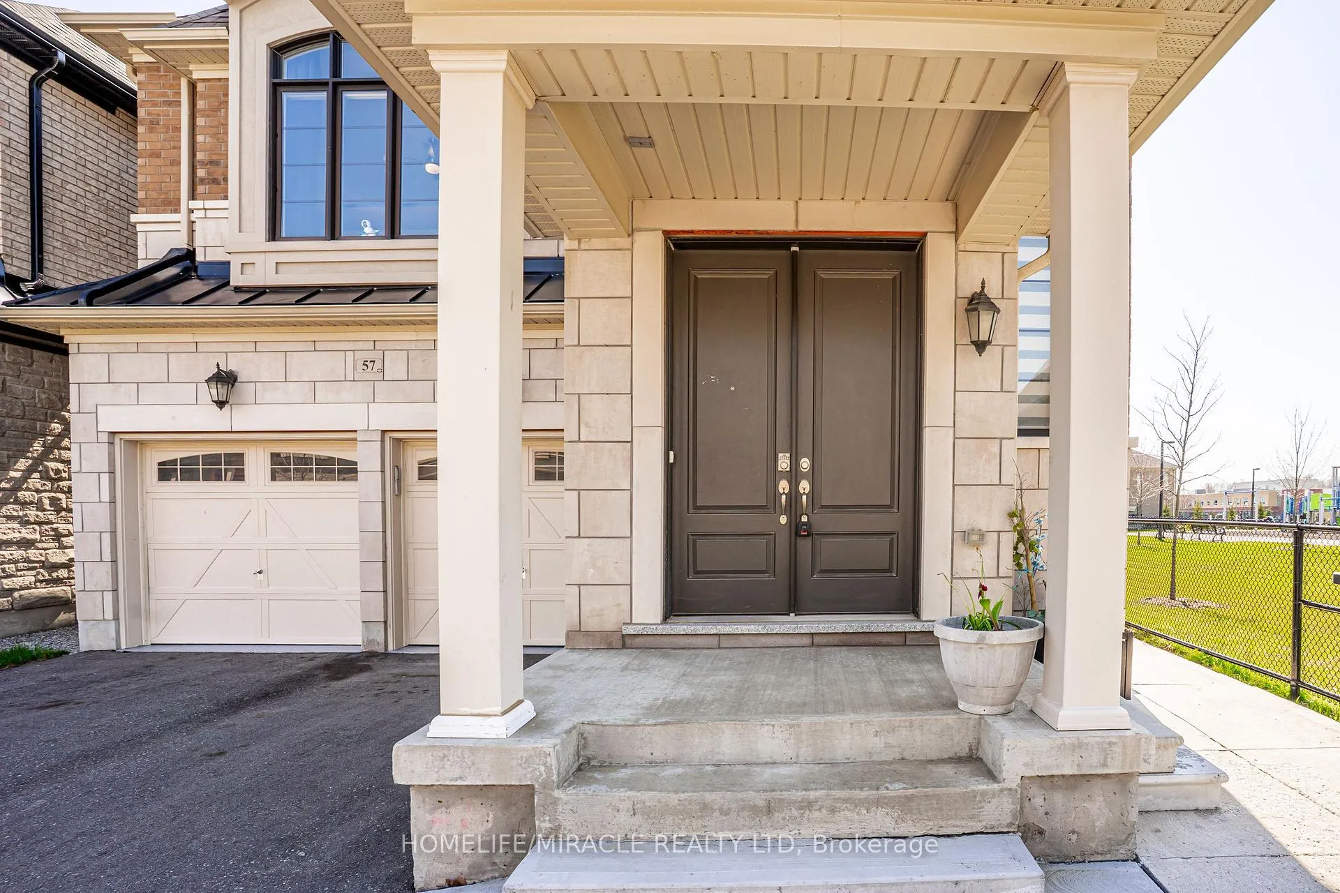 Photo 4 of 57 Brent Stephens Way, Brampton, Northwest Brampton — HOMEH