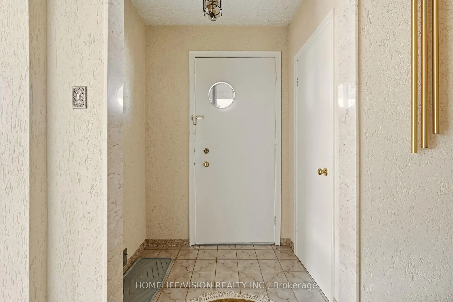 Photo 10 of 239 Epsom Downs Drive, North York, Downsview-Roding-CFB — HOMEH