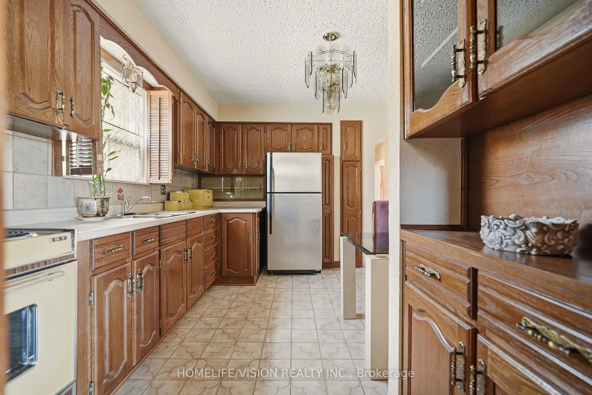 Photo 18 of 239 Epsom Downs Drive, North York, Downsview-Roding-CFB — HOMEH