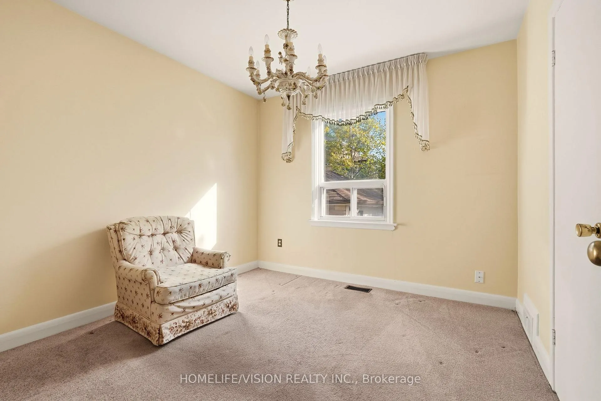Photo 58 of 239 Epsom Downs Drive, North York, Downsview-Roding-CFB — HOMEH