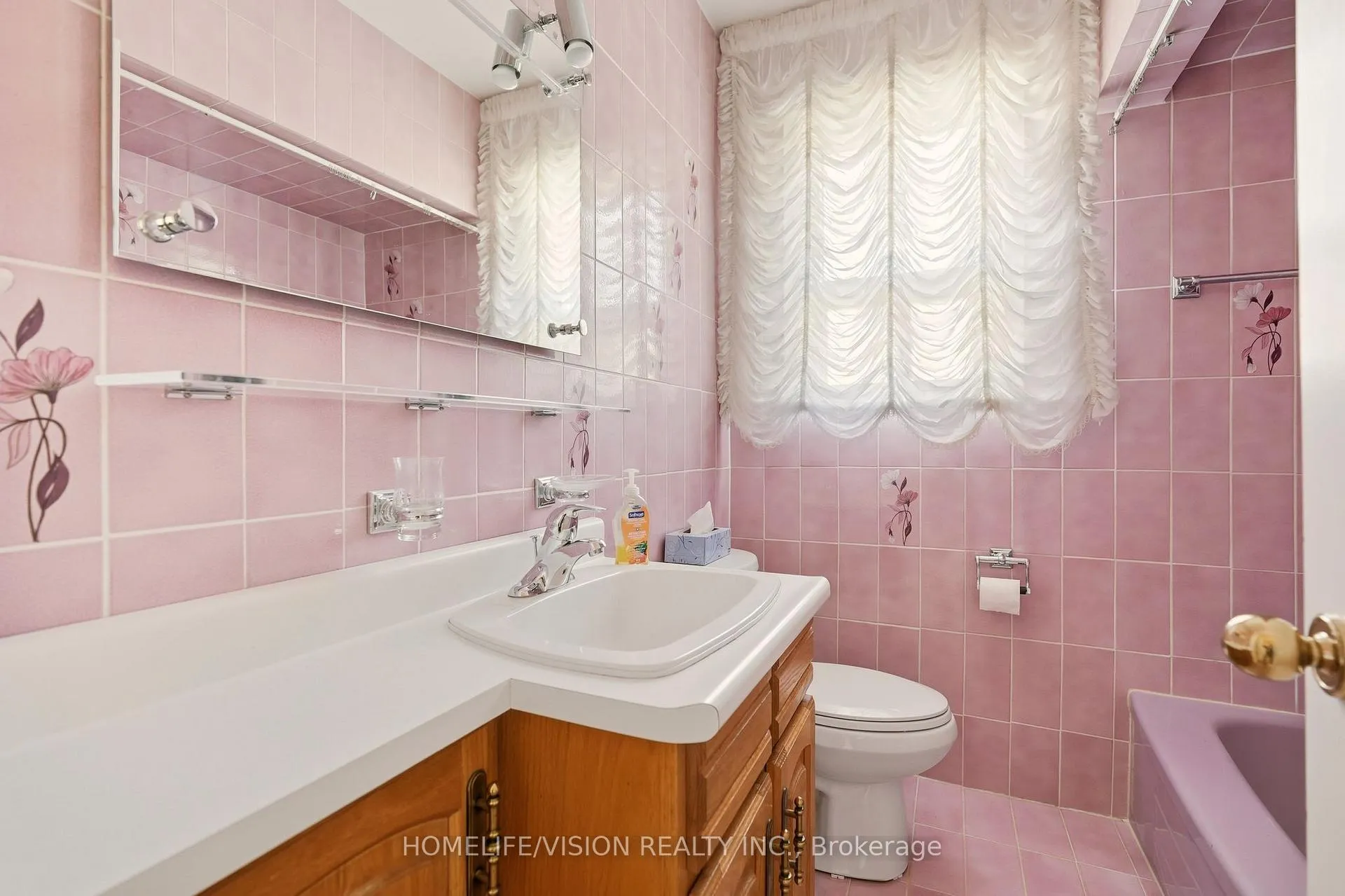 Photo 29 of 239 Epsom Downs Drive, North York, Downsview-Roding-CFB — HOMEH