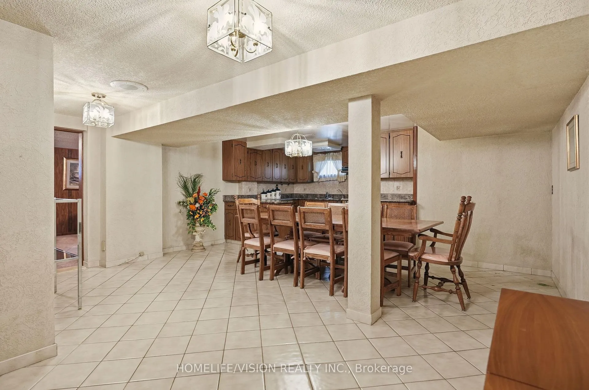 Photo 35 of 239 Epsom Downs Drive, North York, Downsview-Roding-CFB — HOMEH