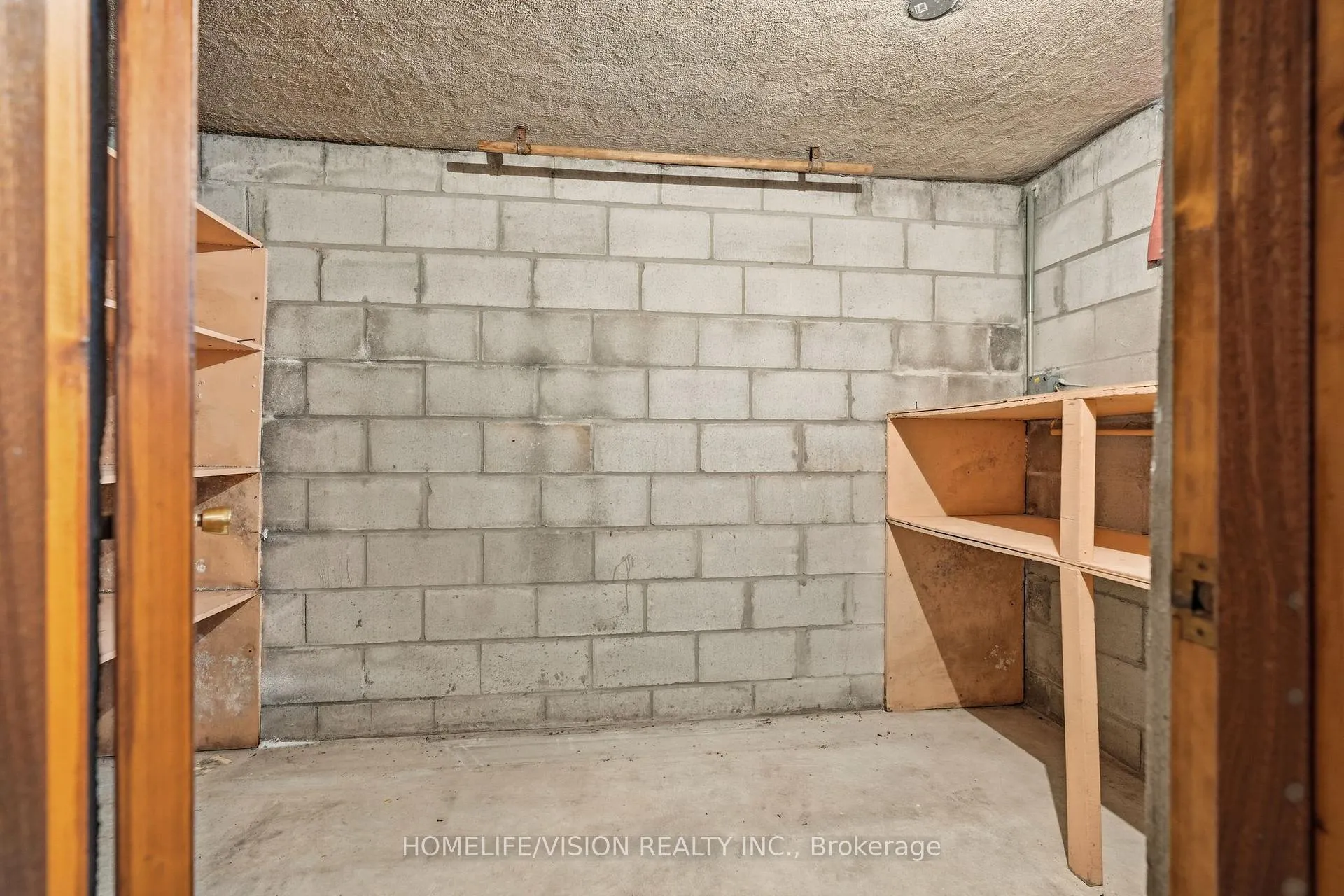 Photo 44 of 239 Epsom Downs Drive, North York, Downsview-Roding-CFB — HOMEH
