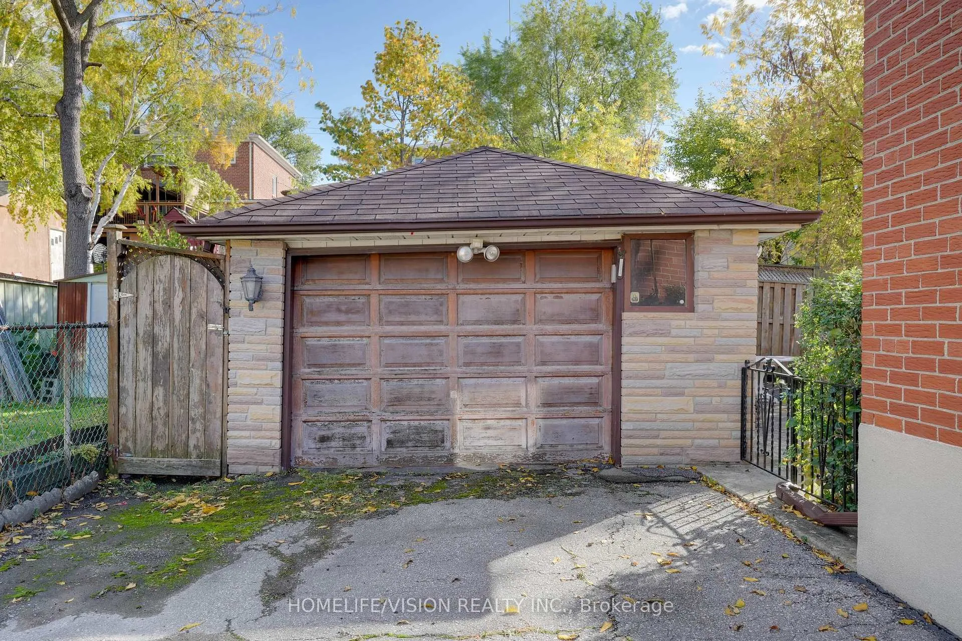 Photo 49 of 239 Epsom Downs Drive, North York, Downsview-Roding-CFB — HOMEH