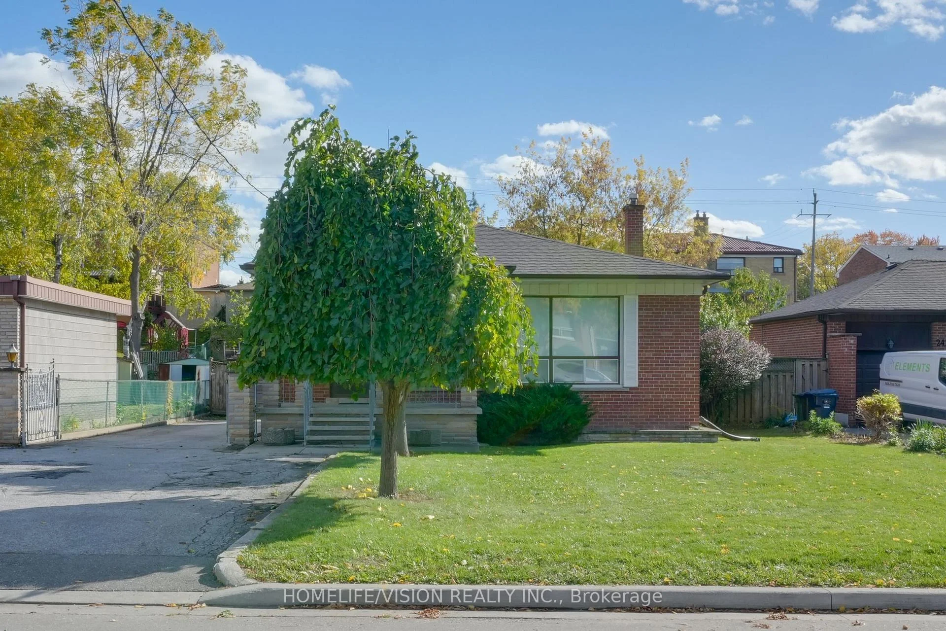 Photo 60 of 239 Epsom Downs Drive, North York, Downsview-Roding-CFB — HOMEH