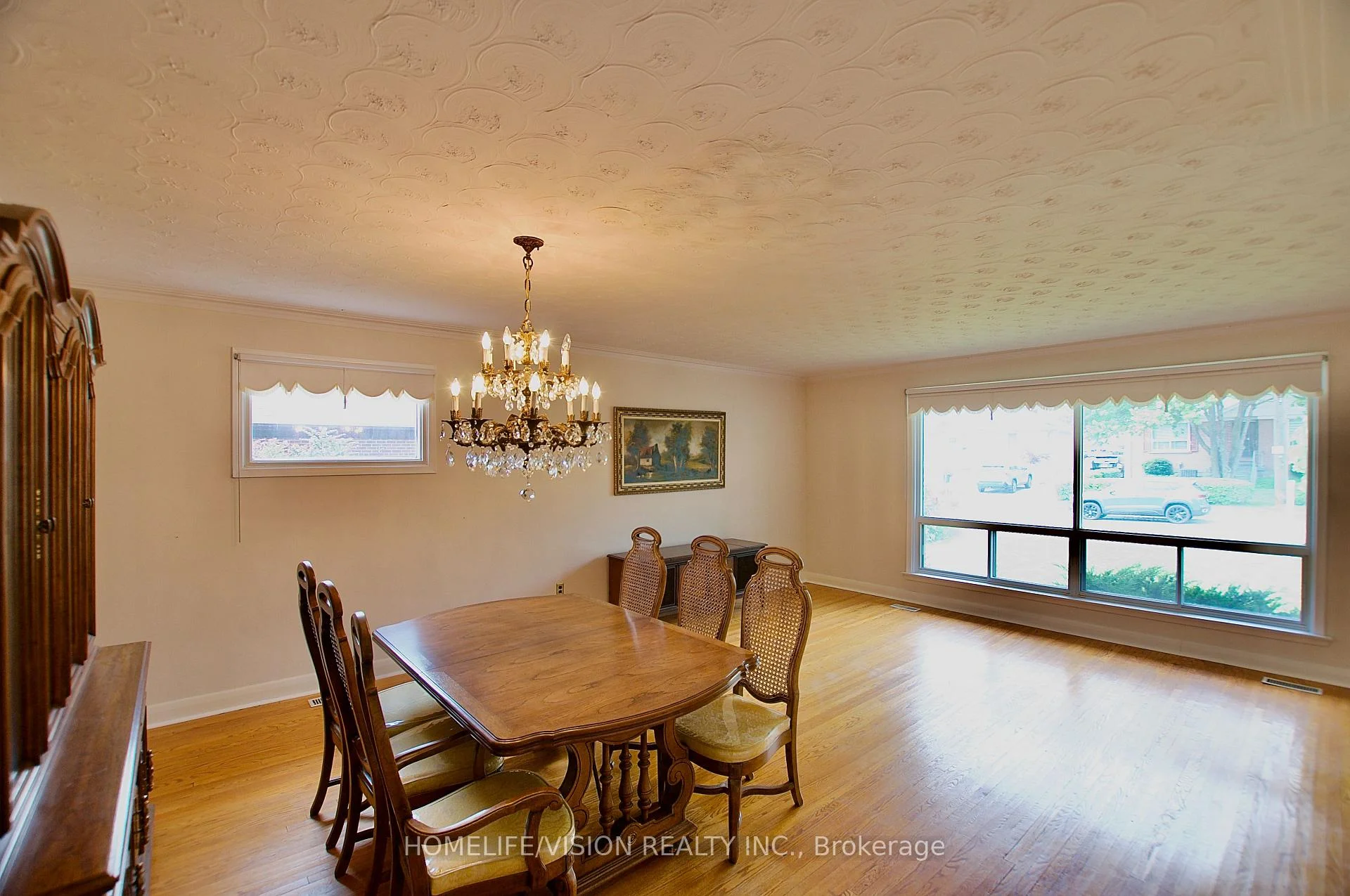 Photo 16 of 239 Epsom Downs Drive, North York, Downsview-Roding-CFB — HOMEH
