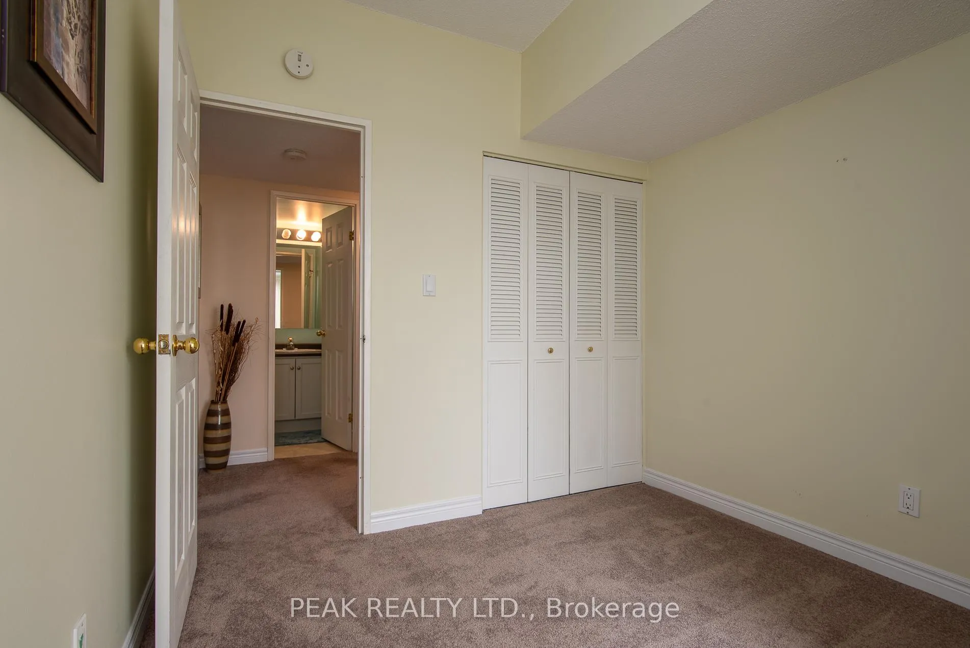 Photo 16 of Unit 807, 260 Sheldon Avenue N, Kitchener — HOMEH