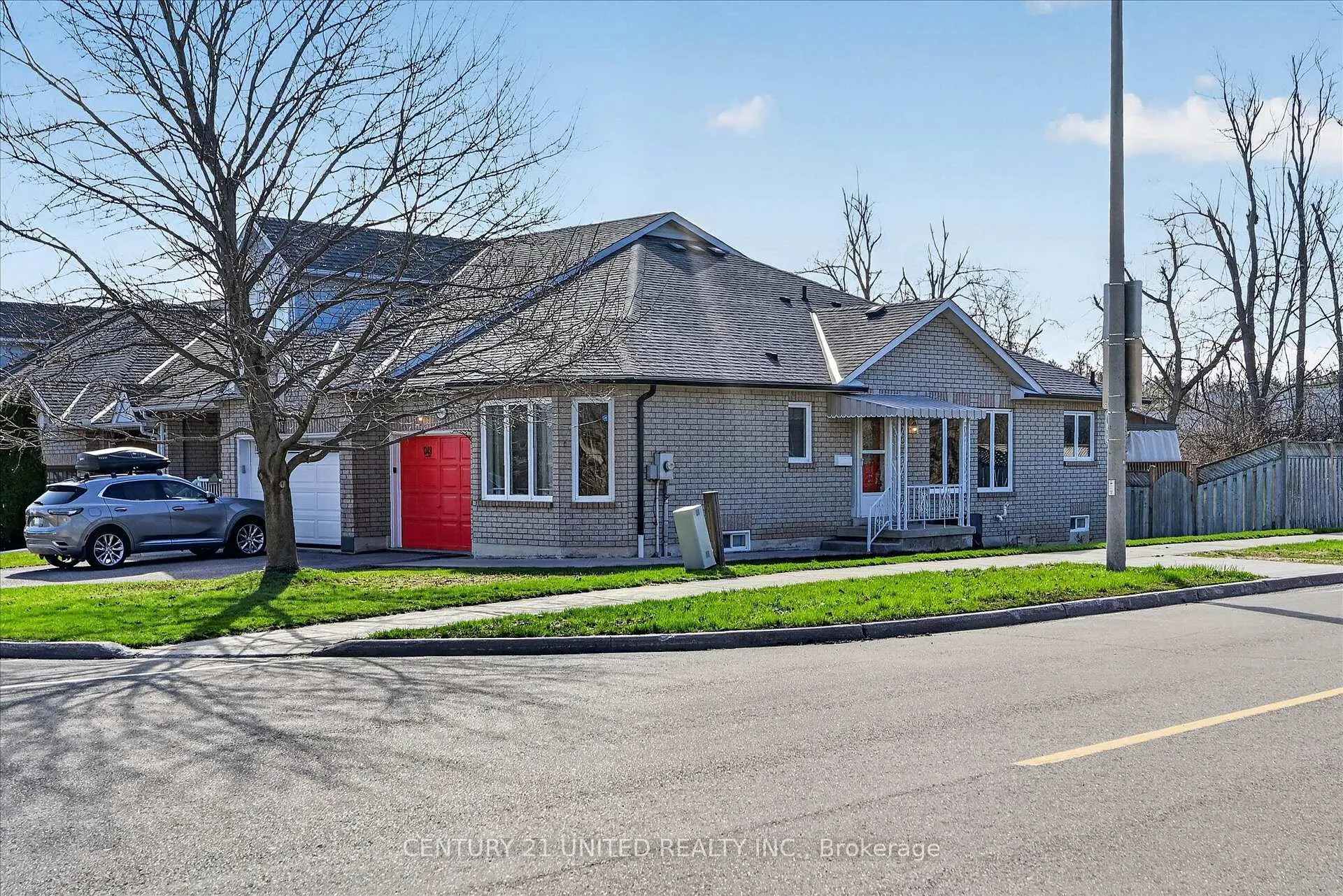 Photo 3 of 1348 Lillico Crescent, Peterborough, Monaghan Ward 2 — HOMEH