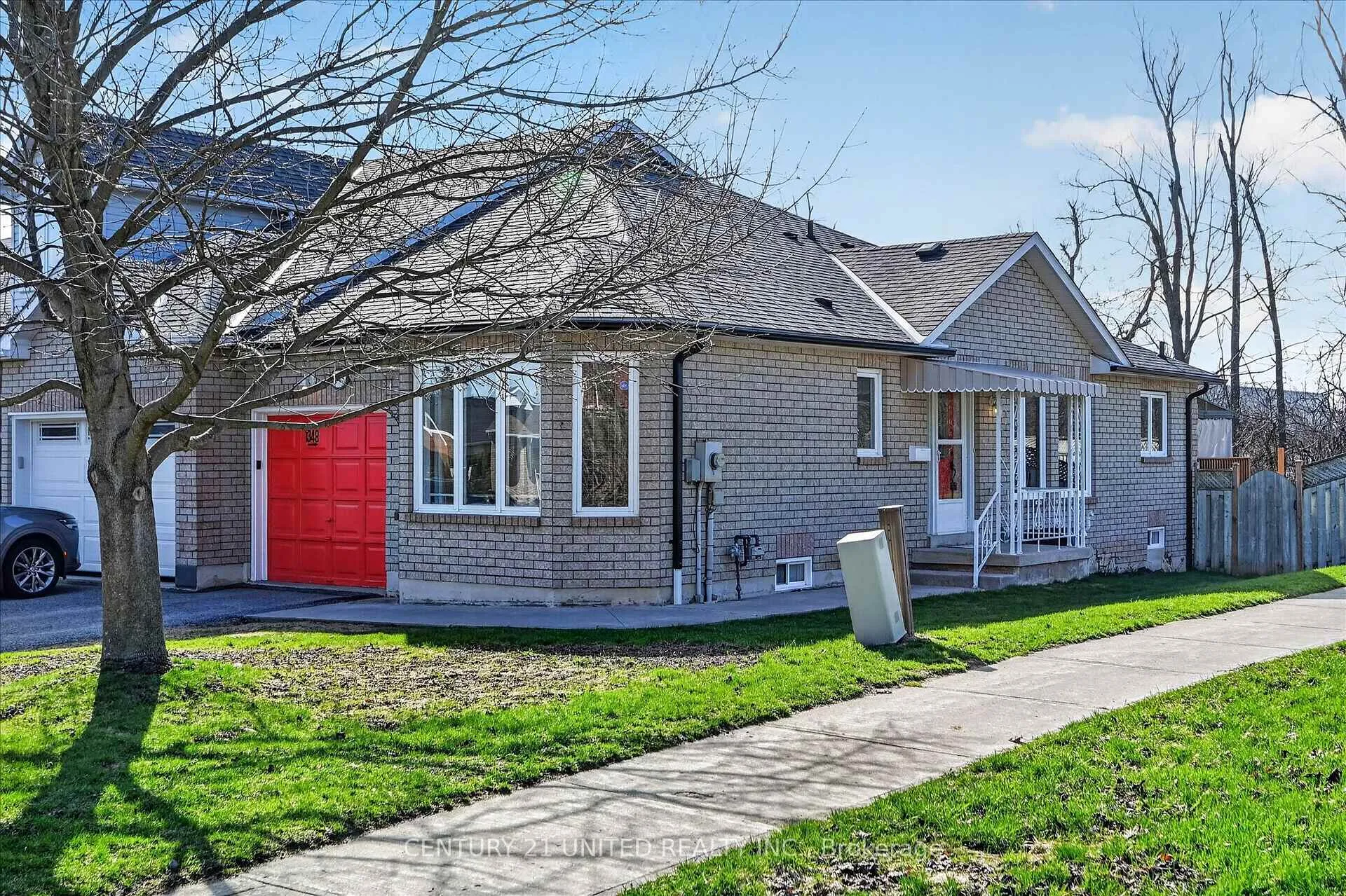Photo 4 of 1348 Lillico Crescent, Peterborough, Monaghan Ward 2 — HOMEH