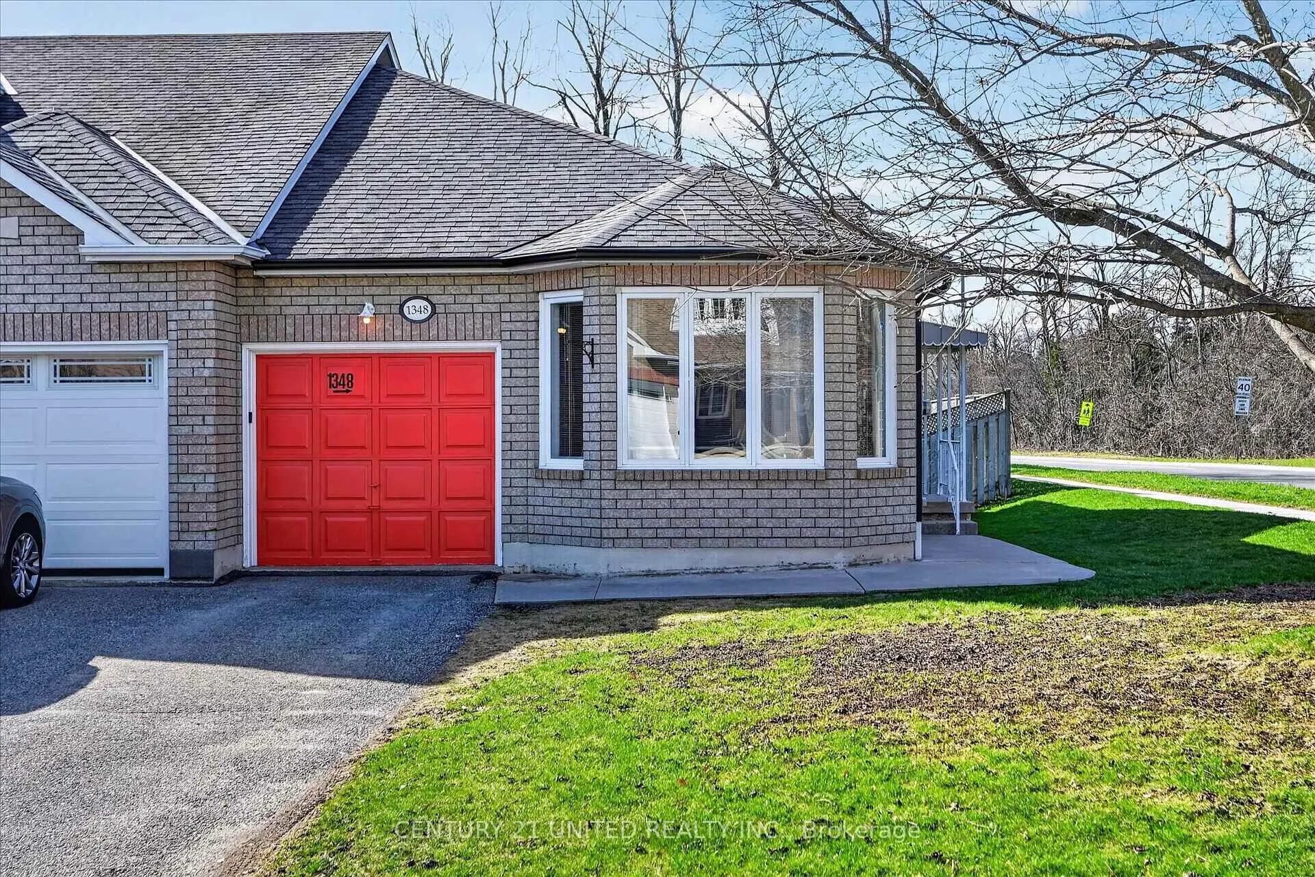 Photo 5 of 1348 Lillico Crescent, Peterborough, Monaghan Ward 2 — HOMEH