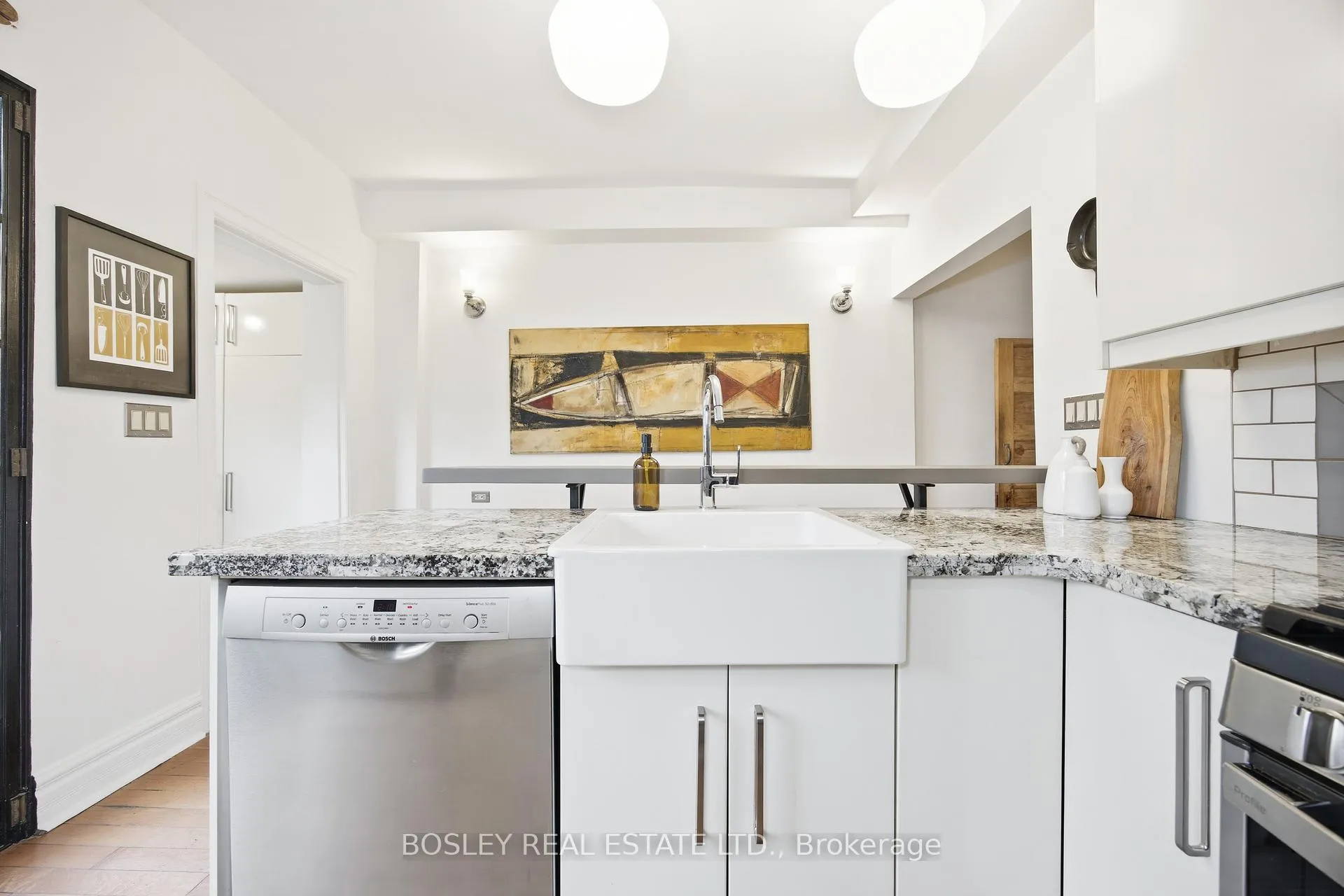 Photo 16 of 52 Fermanagh Avenue, Toronto, Roncesvalles — HOMEH