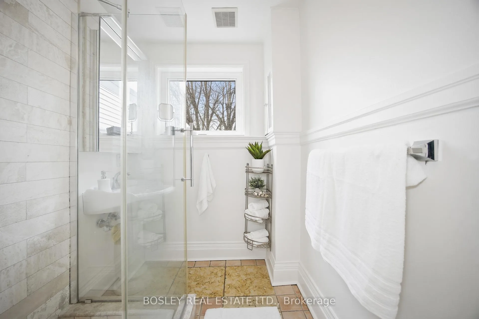 Photo 29 of 52 Fermanagh Avenue, Toronto, Roncesvalles — HOMEH