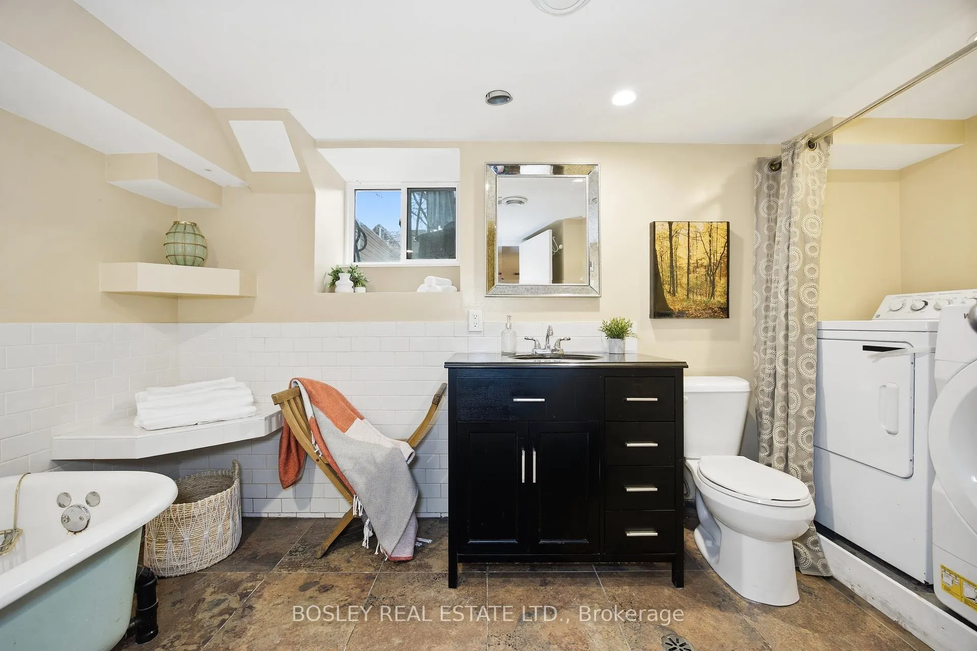 Photo 36 of 52 Fermanagh Avenue, Toronto, Roncesvalles — HOMEH