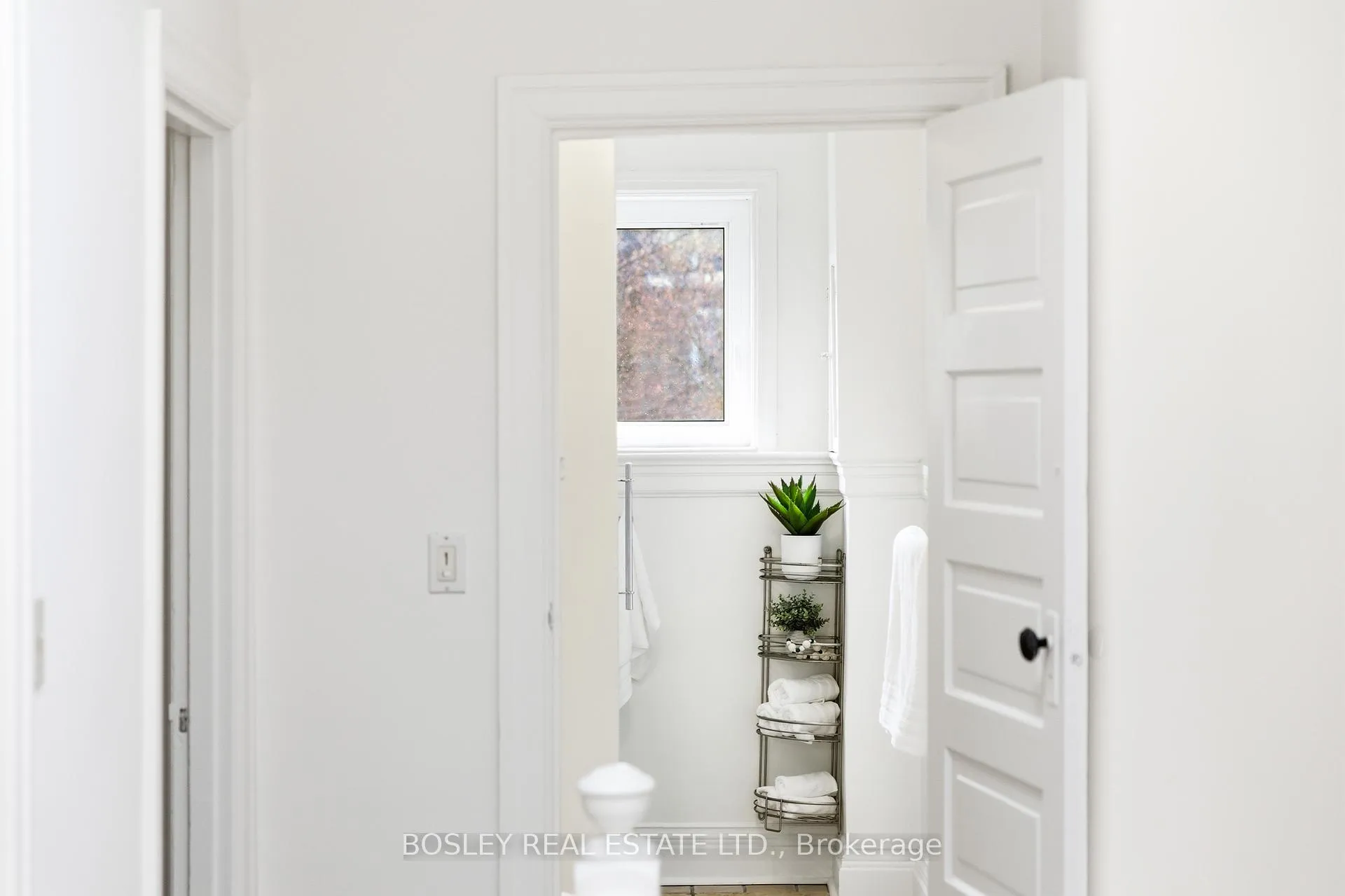 Photo 44 of 52 Fermanagh Avenue, Toronto, Roncesvalles — HOMEH