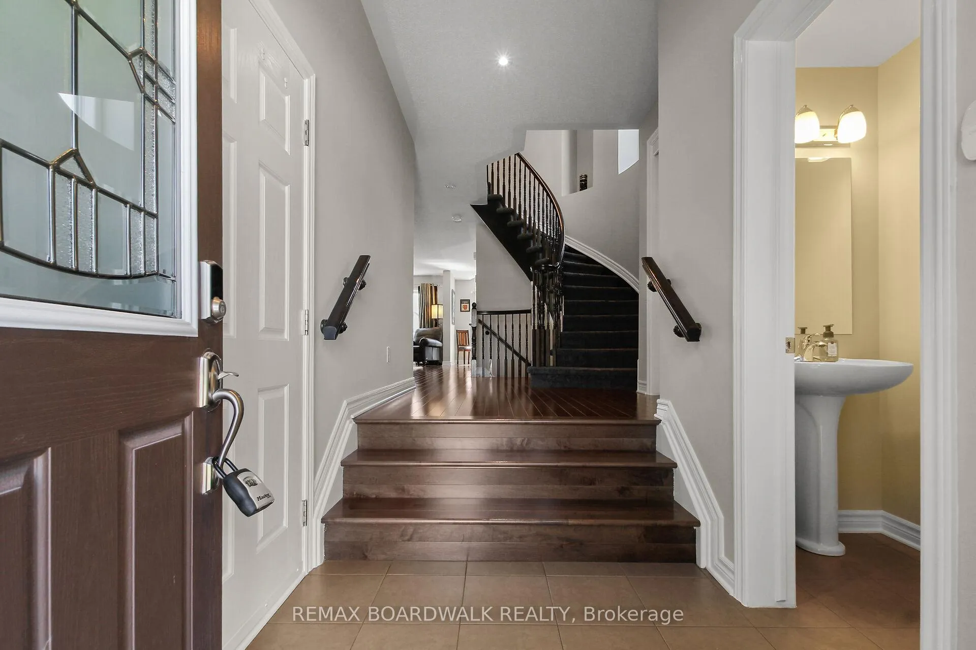 Photo 3 of 249 Garrity Crescent, Ottawa, Barrhaven - Strandherd — HOMEH