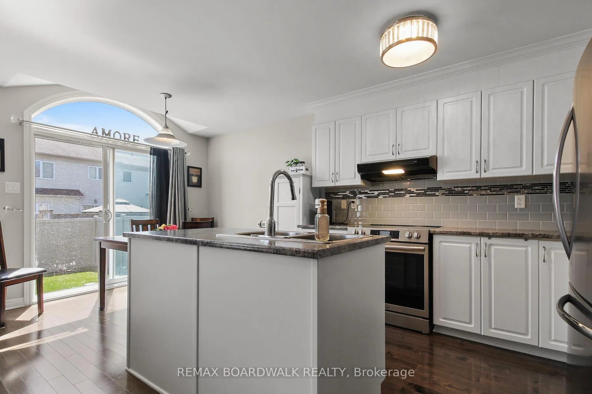 Photo 9 of 249 Garrity Crescent, Ottawa, Barrhaven - Strandherd — HOMEH