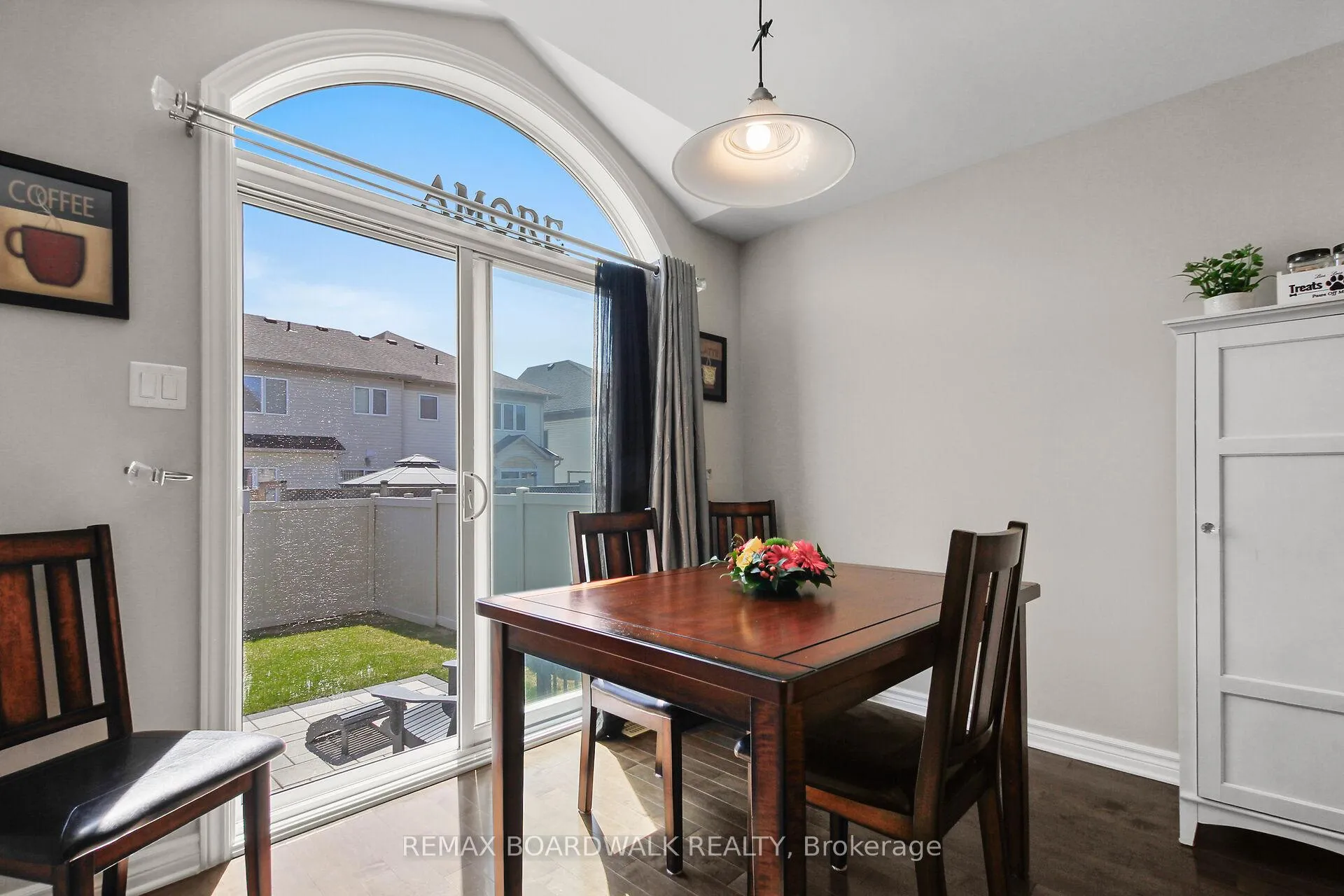 Photo 10 of 249 Garrity Crescent, Ottawa, Barrhaven - Strandherd — HOMEH