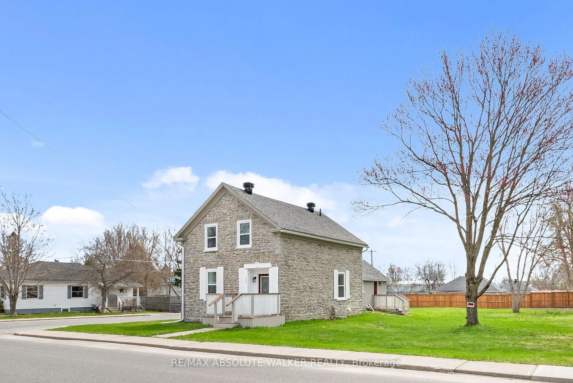 Photo of 297 Park Street E