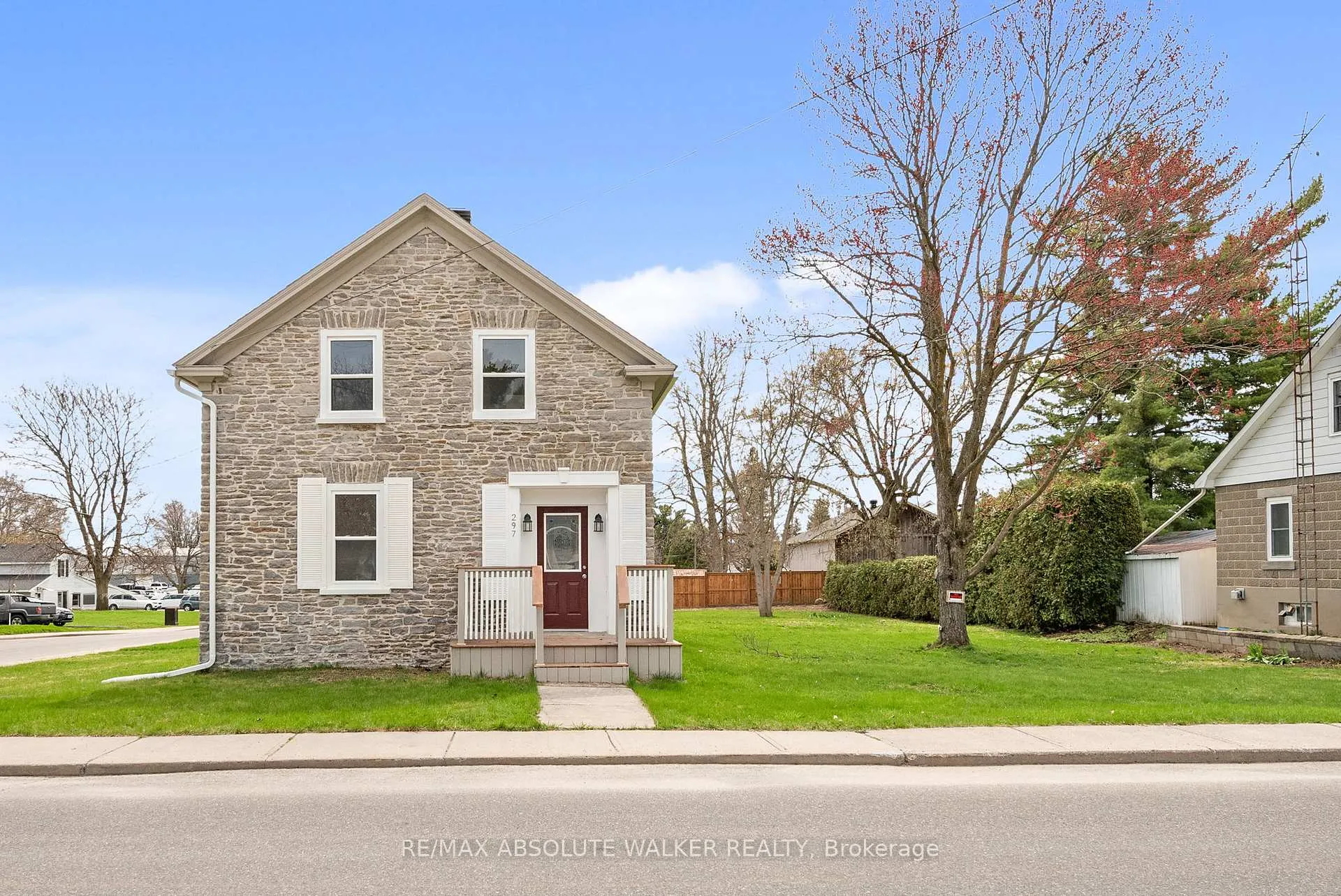 Photo 4 of 297 Park Street E, Prescott — HOMEH