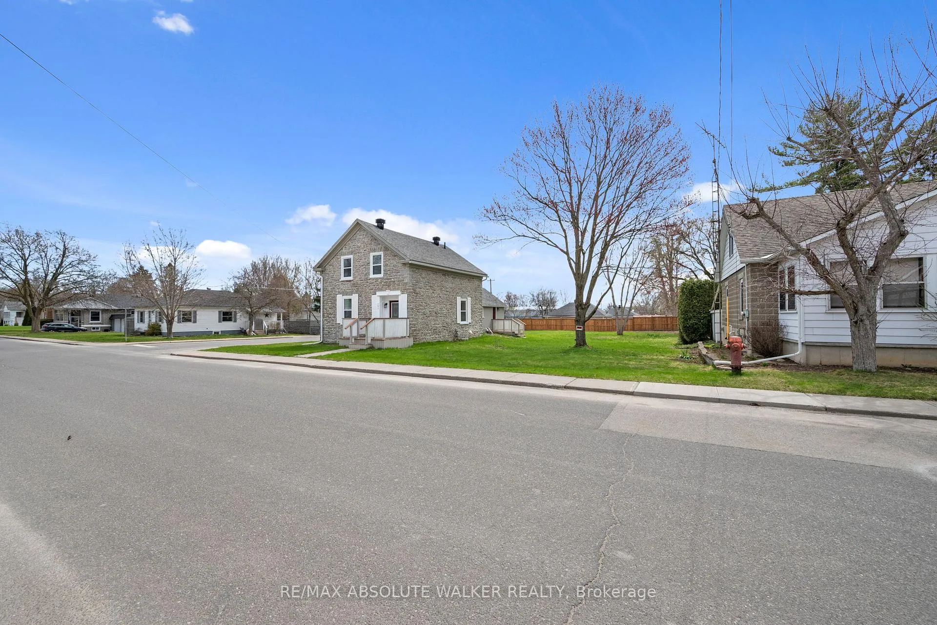 Photo 7 of 297 Park Street E, Prescott — HOMEH
