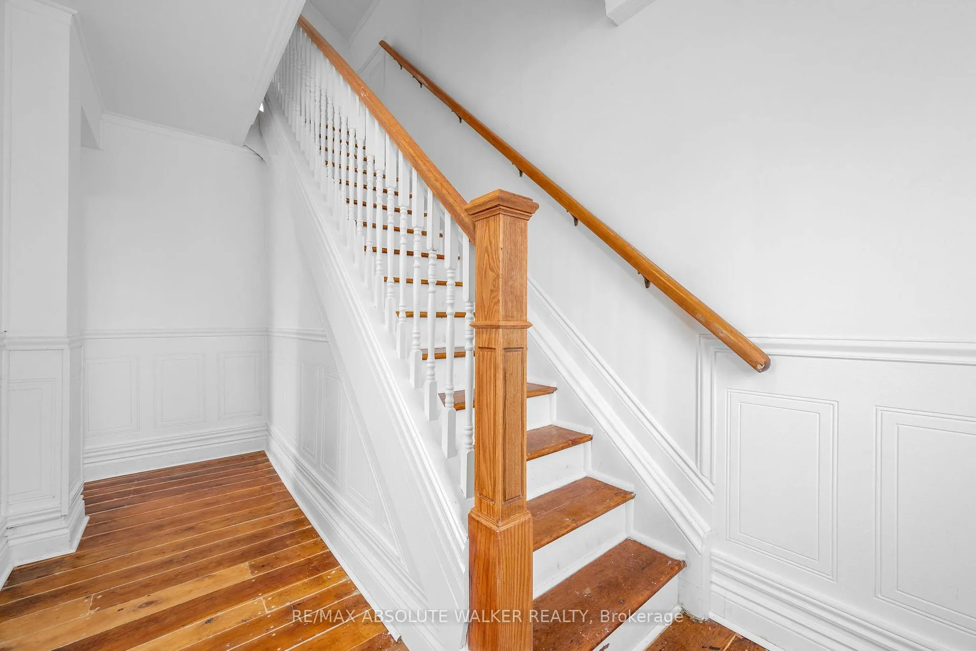 Photo 10 of 297 Park Street E, Prescott — HOMEH