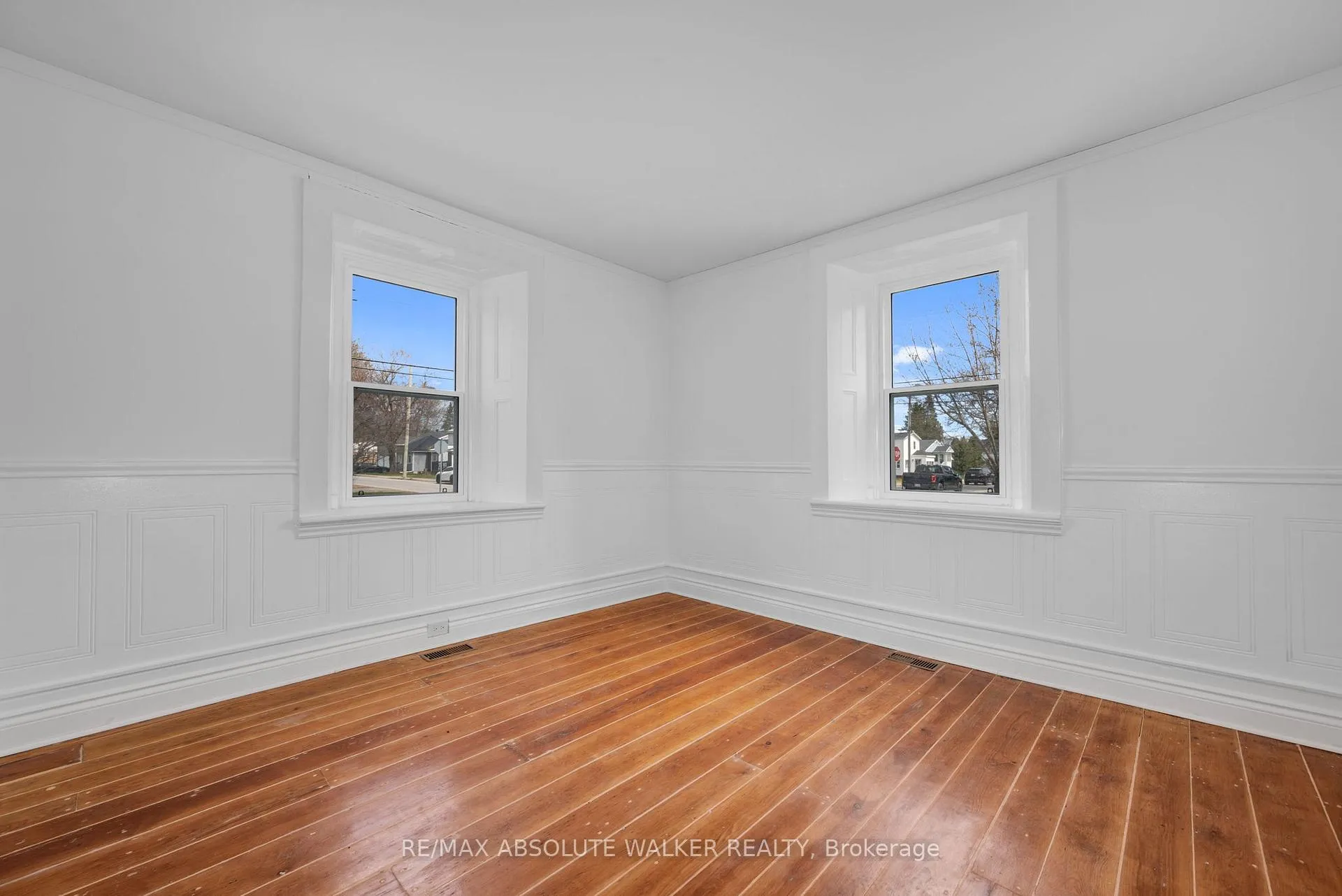 Photo 14 of 297 Park Street E, Prescott — HOMEH