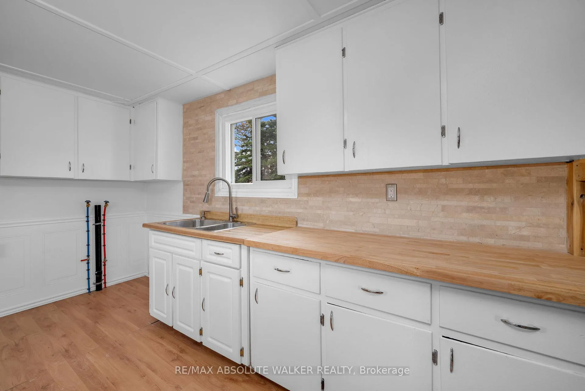 Photo 21 of 297 Park Street E, Prescott — HOMEH
