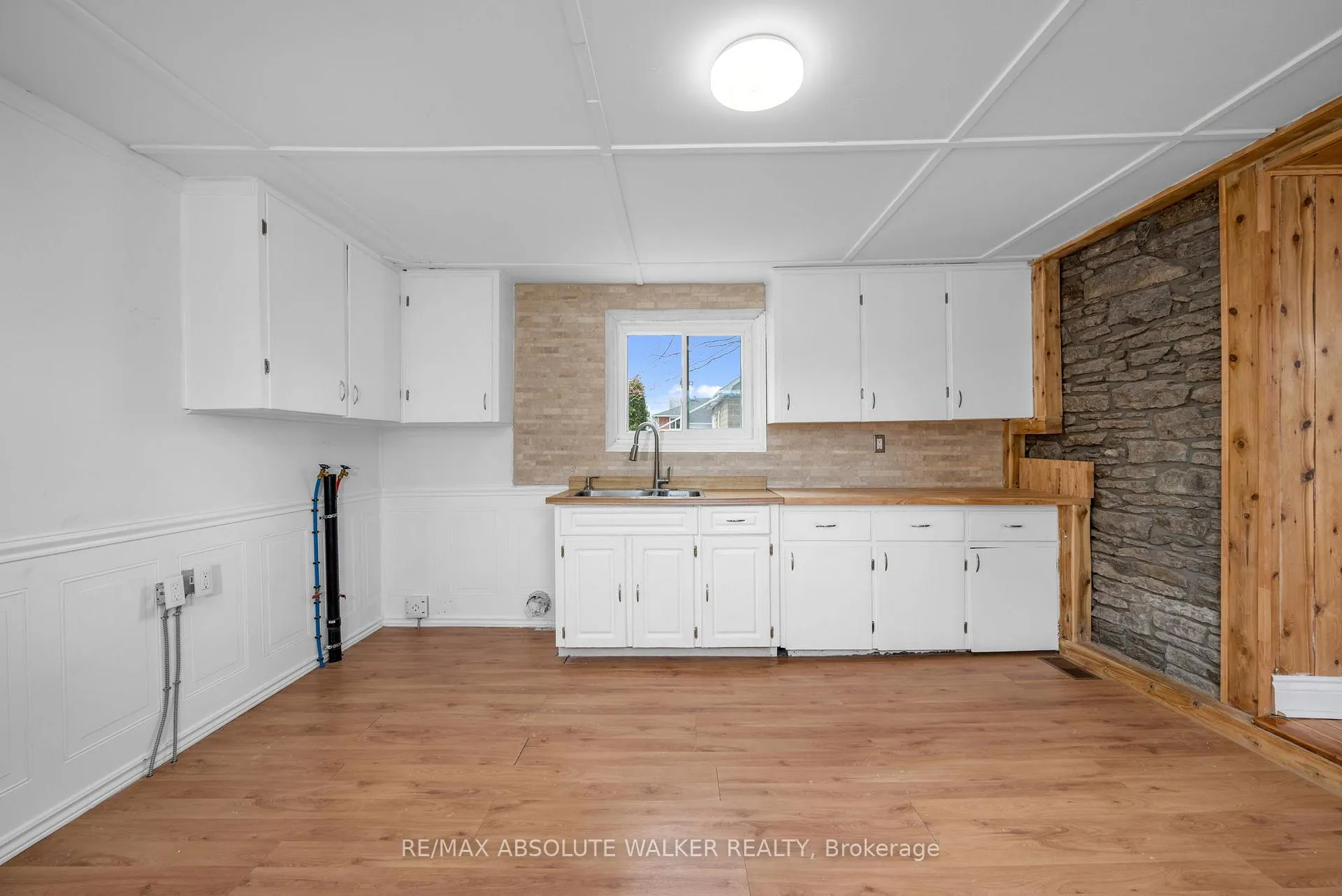 Photo 25 of 297 Park Street E, Prescott — HOMEH