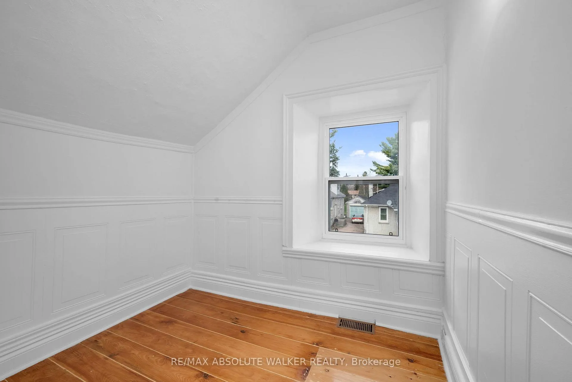 Photo 36 of 297 Park Street E, Prescott — HOMEH