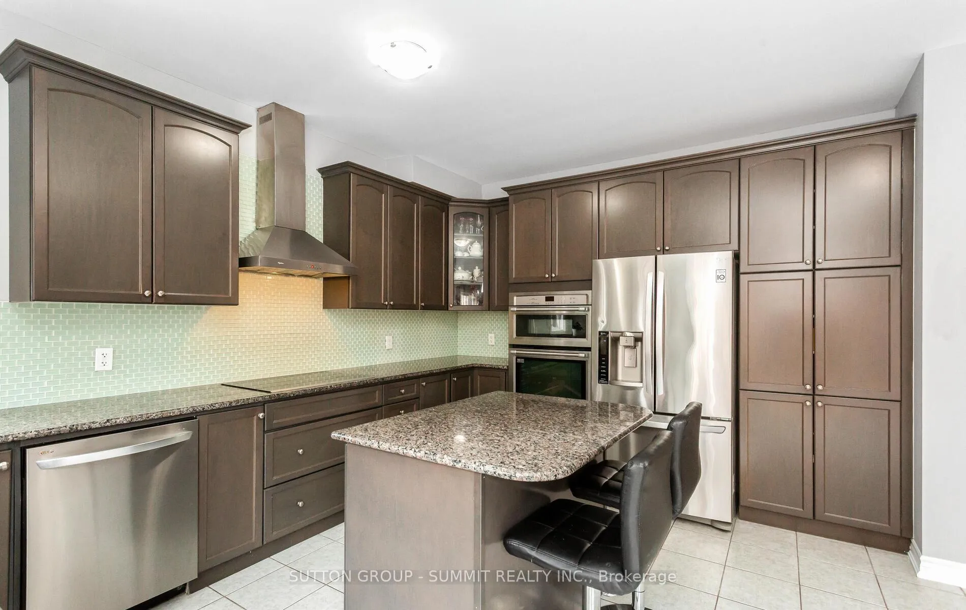 Photo 7 of 10 Elmcrest Drive, Brampton, Credit Valley — HOMEH