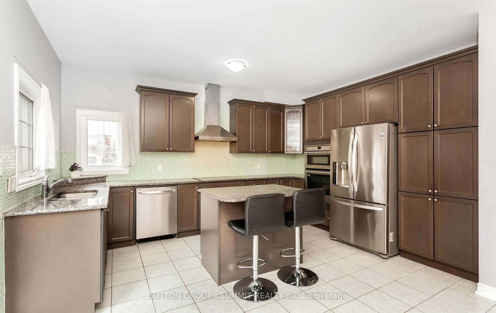 Photo 8 of 10 Elmcrest Drive, Brampton, Credit Valley — HOMEH