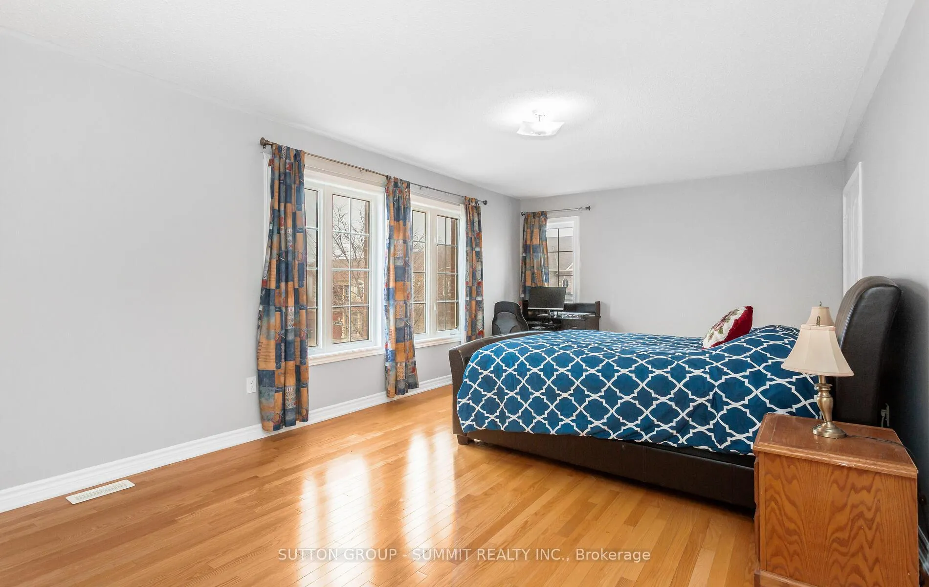 Photo 13 of 10 Elmcrest Drive, Brampton, Credit Valley — HOMEH