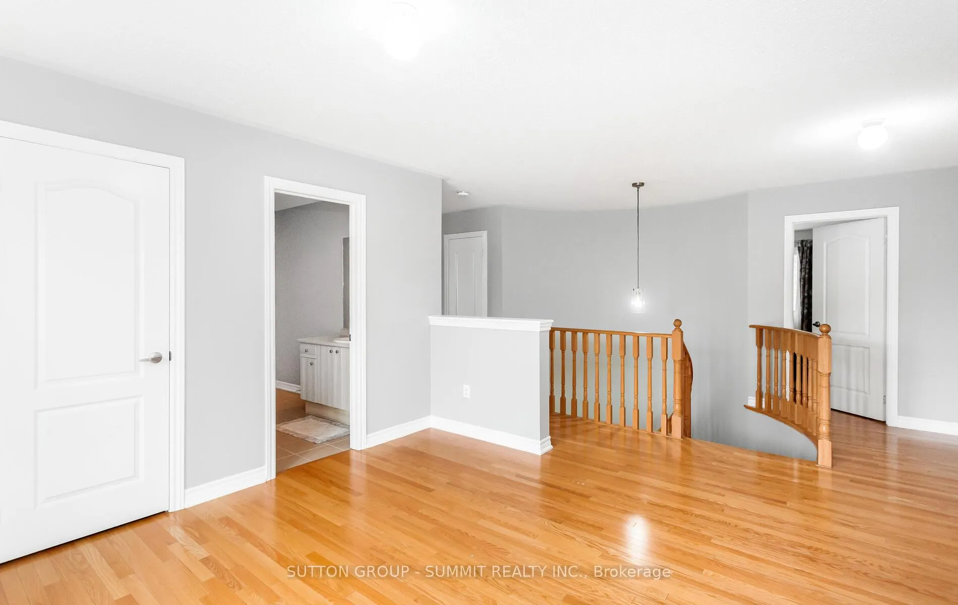 Photo 15 of 10 Elmcrest Drive, Brampton, Credit Valley — HOMEH