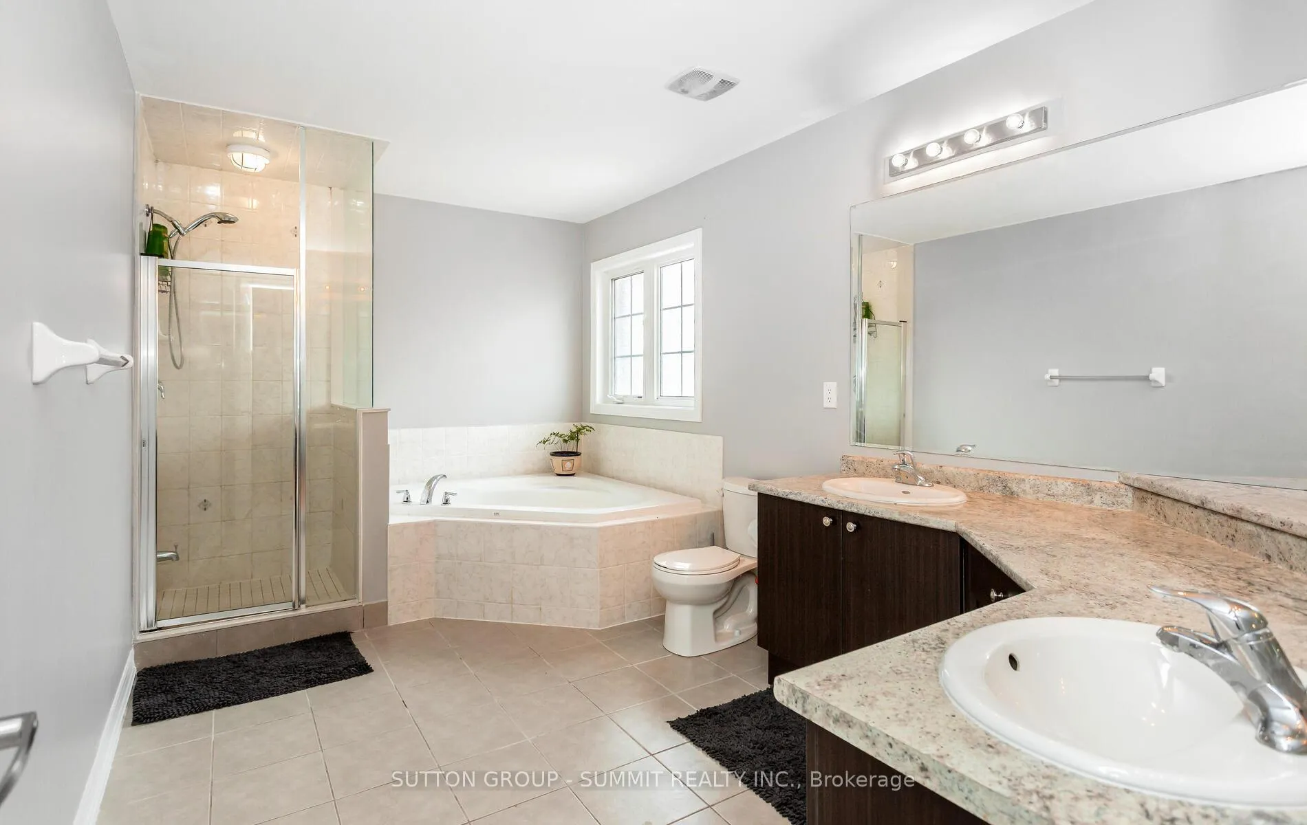 Photo 17 of 10 Elmcrest Drive, Brampton, Credit Valley — HOMEH