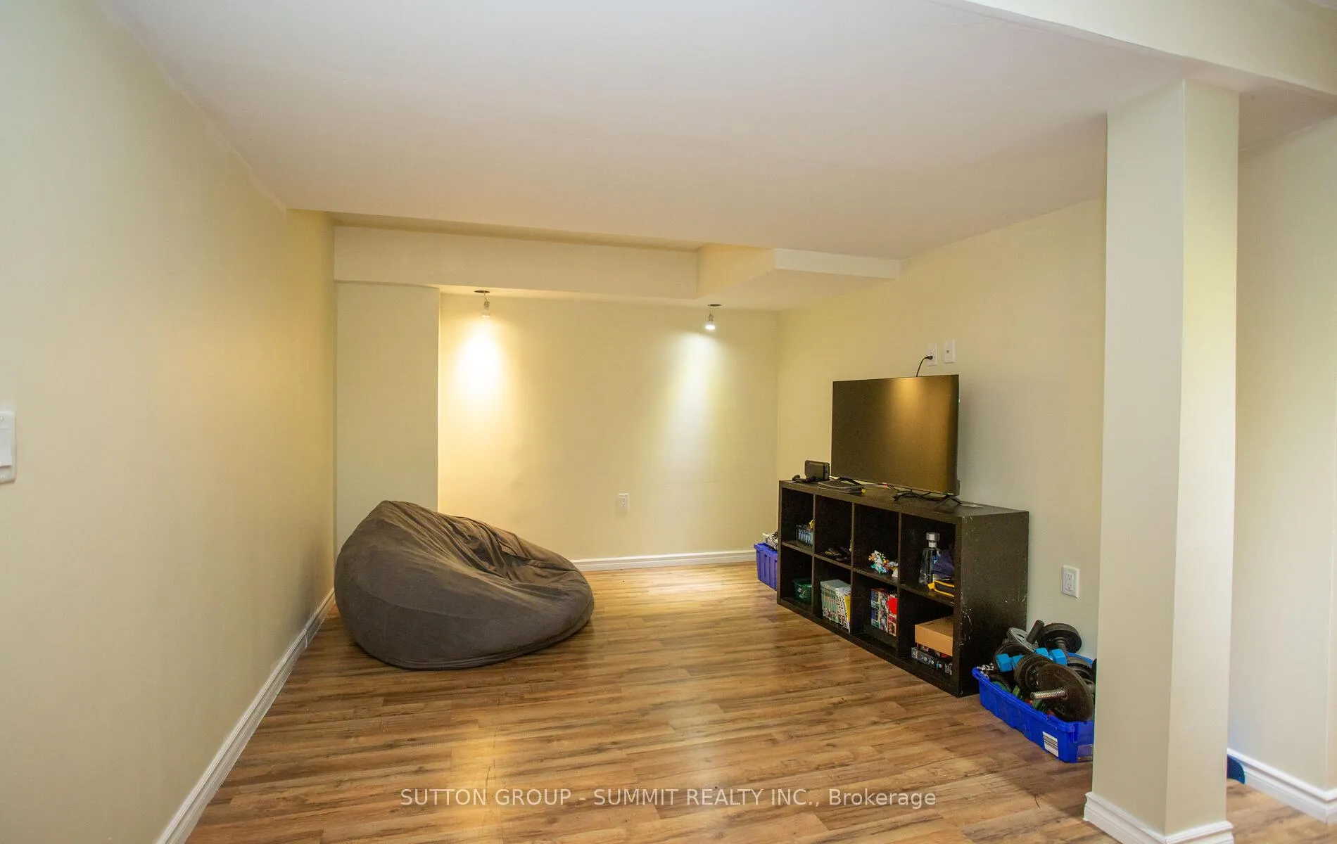Photo 18 of 10 Elmcrest Drive, Brampton, Credit Valley — HOMEH