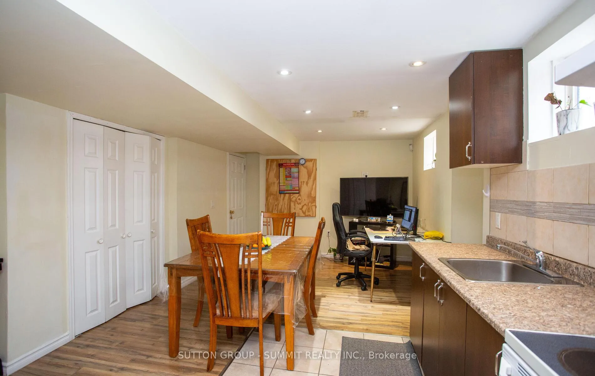 Photo 22 of 10 Elmcrest Drive, Brampton, Credit Valley — HOMEH