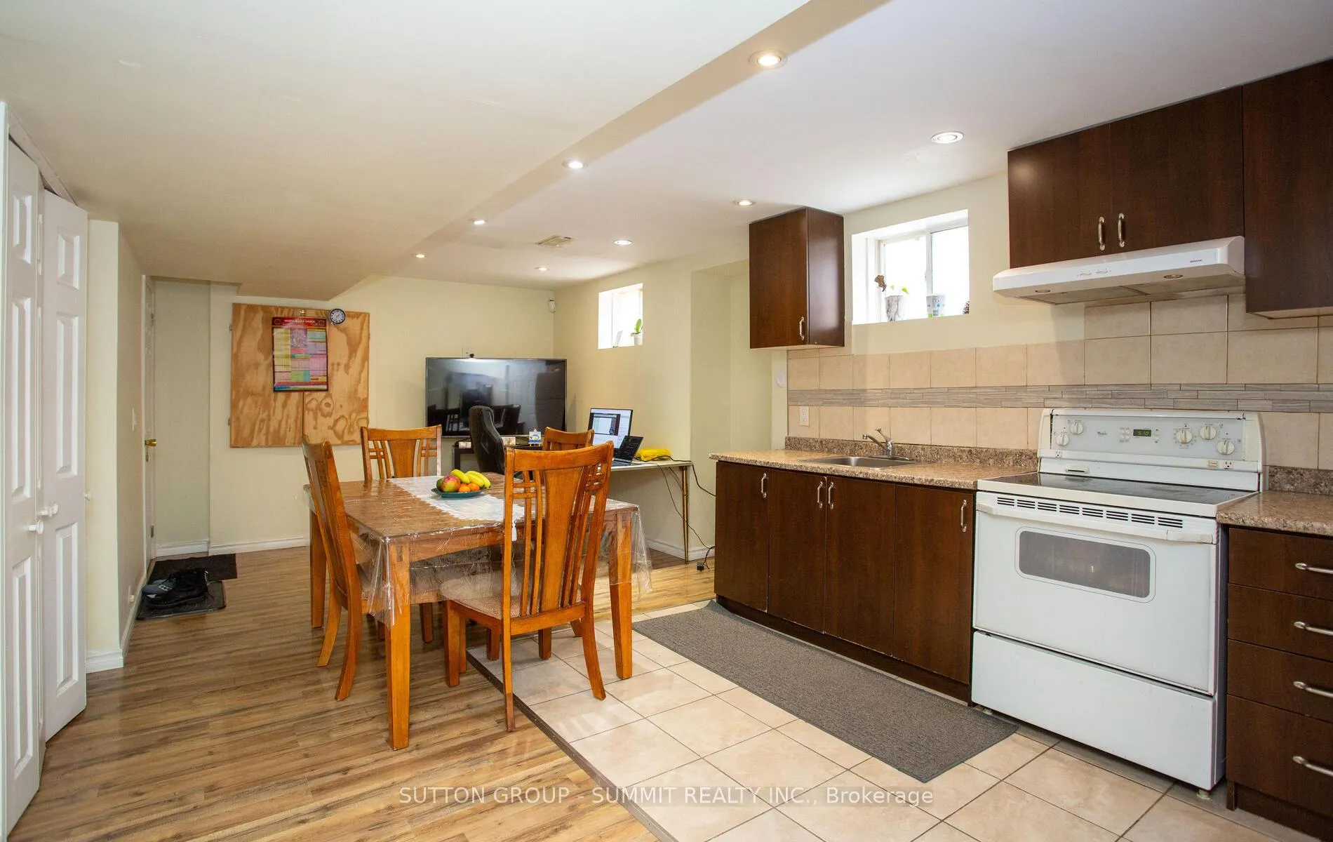 Photo 23 of 10 Elmcrest Drive, Brampton, Credit Valley — HOMEH