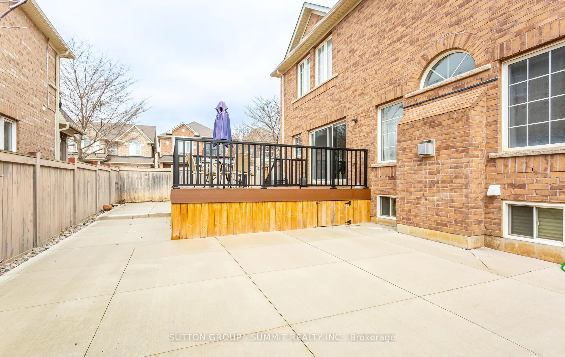 Photo 27 of 10 Elmcrest Drive, Brampton, Credit Valley — HOMEH