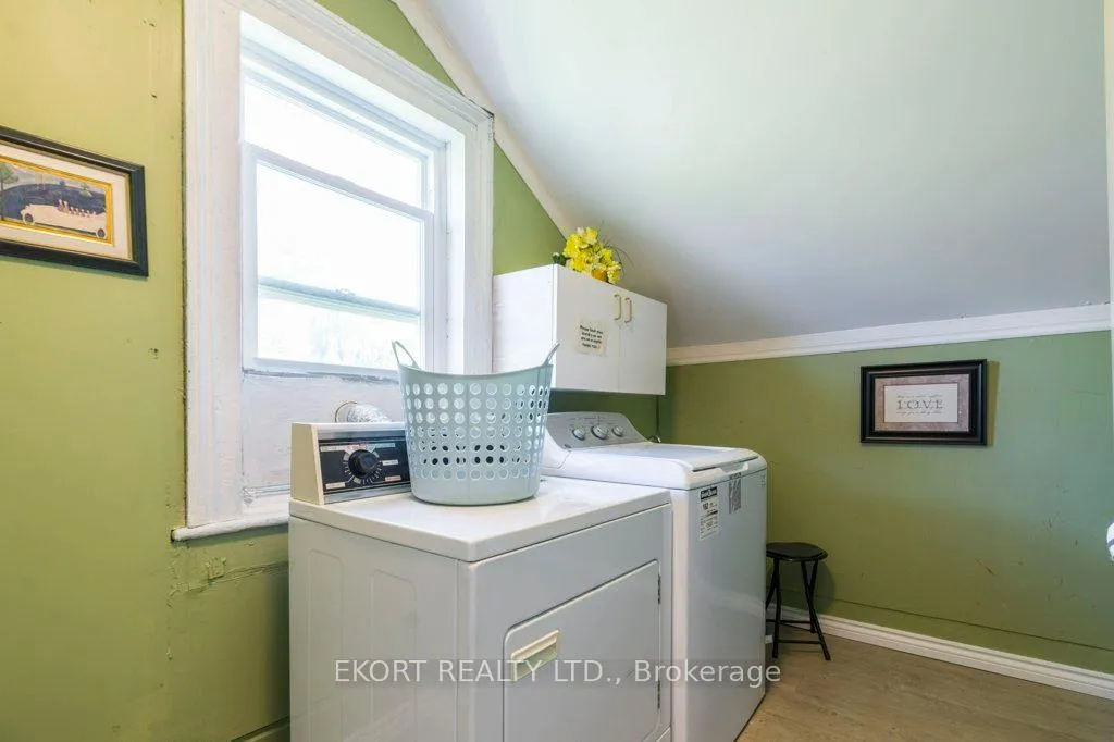 Photo 33 of 86B Herchimer Avenue, Belleville, Belleville Ward — HOMEH