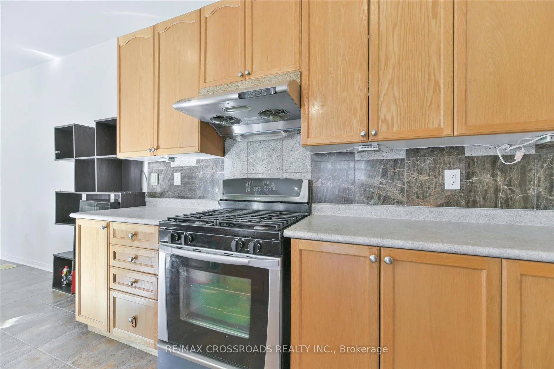 Photo 12 of 76 Shady Oaks Avenue, Markham, Cornell — HOMEH