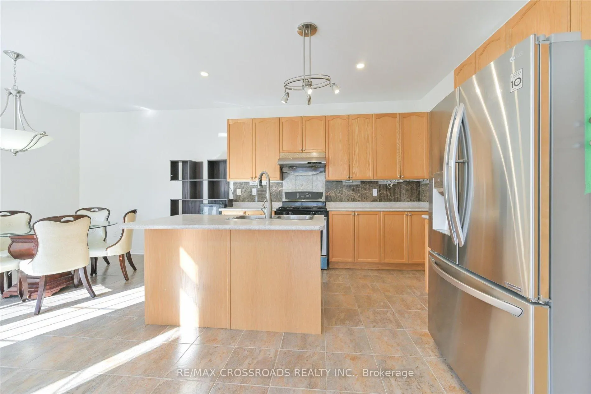 Photo 13 of 76 Shady Oaks Avenue, Markham, Cornell — HOMEH