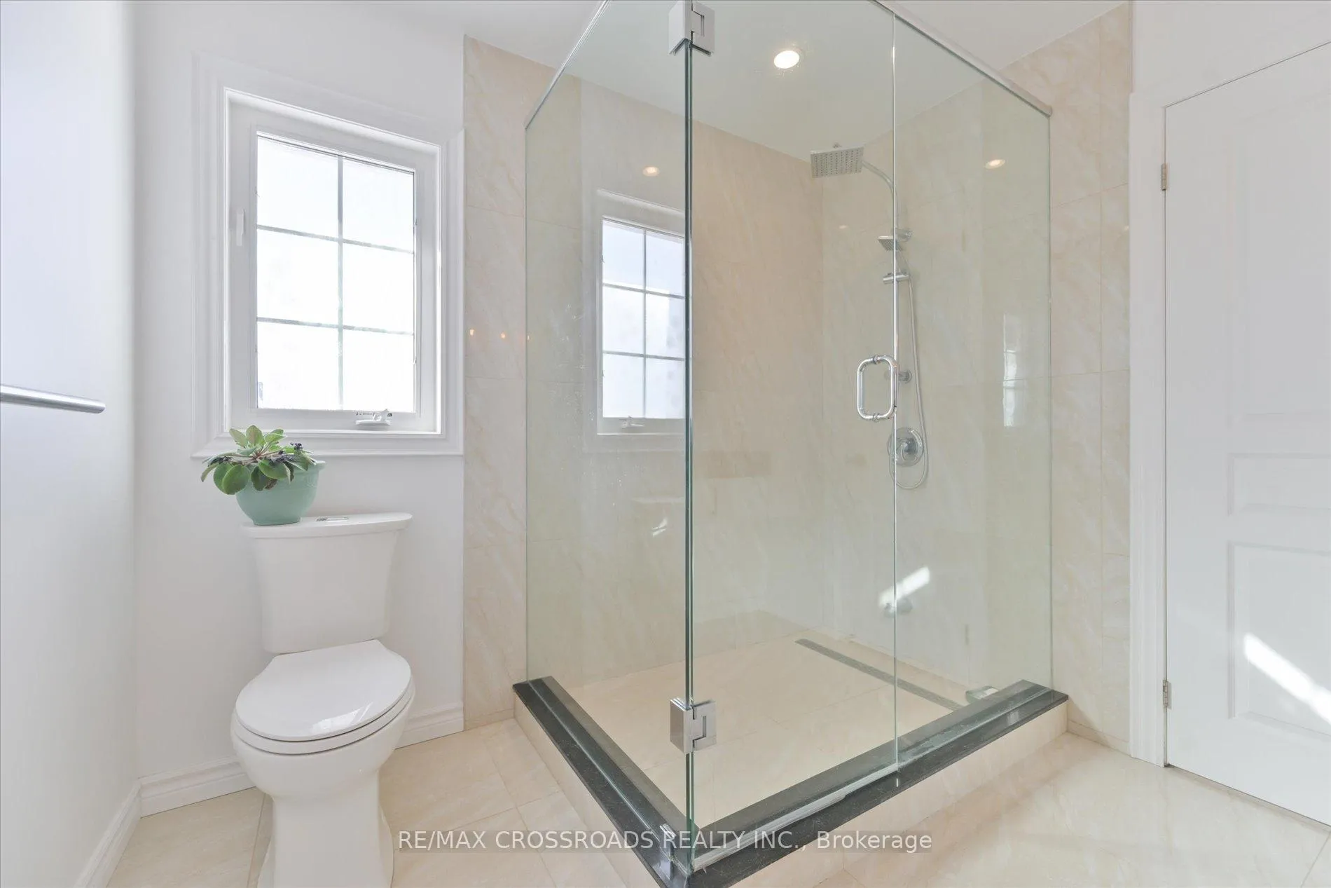 Photo 23 of 76 Shady Oaks Avenue, Markham, Cornell — HOMEH