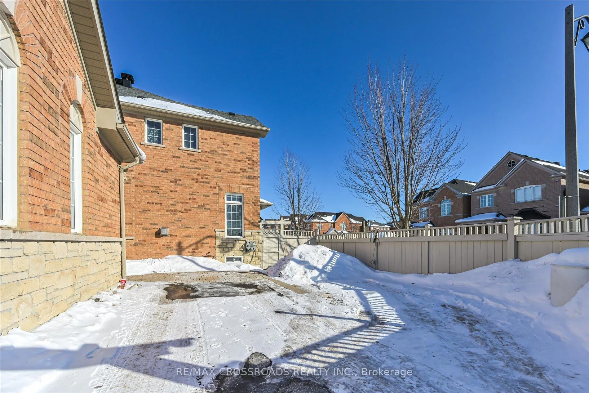 Photo 41 of 76 Shady Oaks Avenue, Markham, Cornell — HOMEH