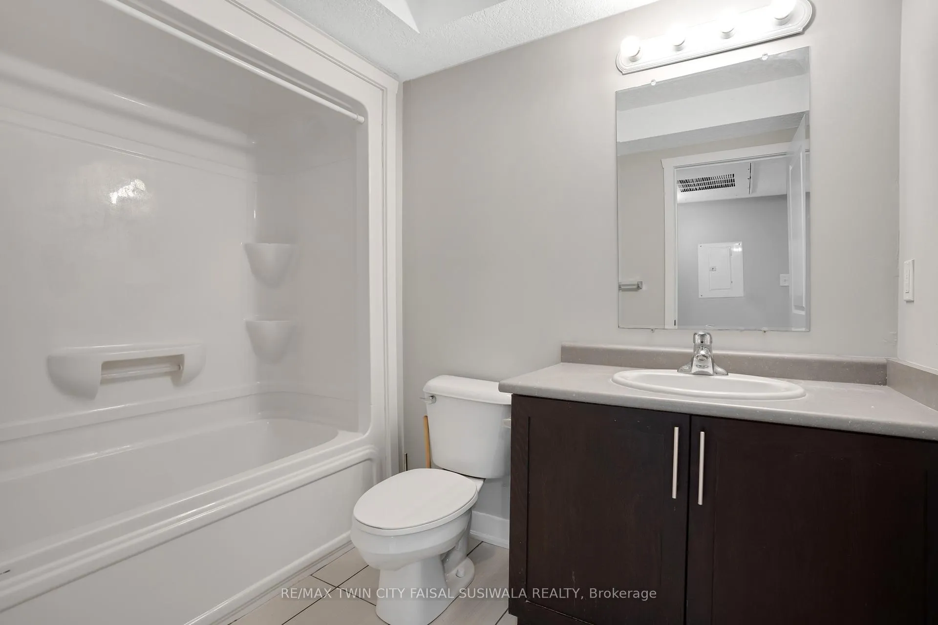 Photo 12 of Unit 5D, 185 Windale Crescent, Kitchener — HOMEH
